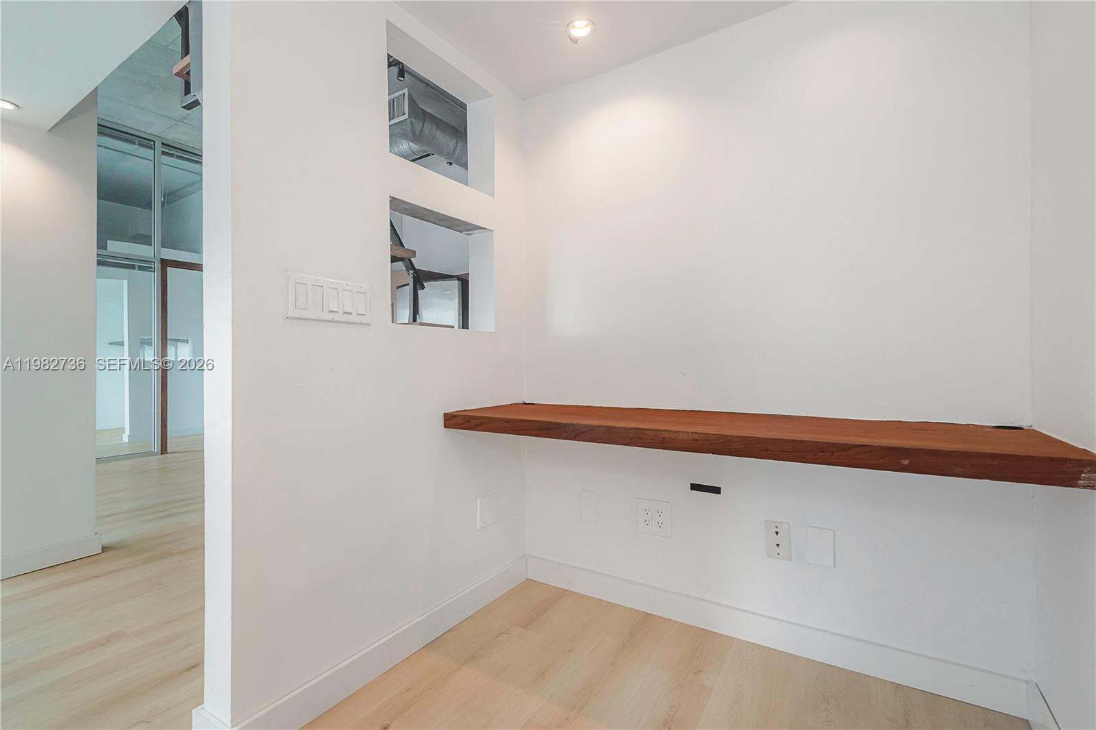 10 SW South Riv Dr #607 Miami, FL 33130