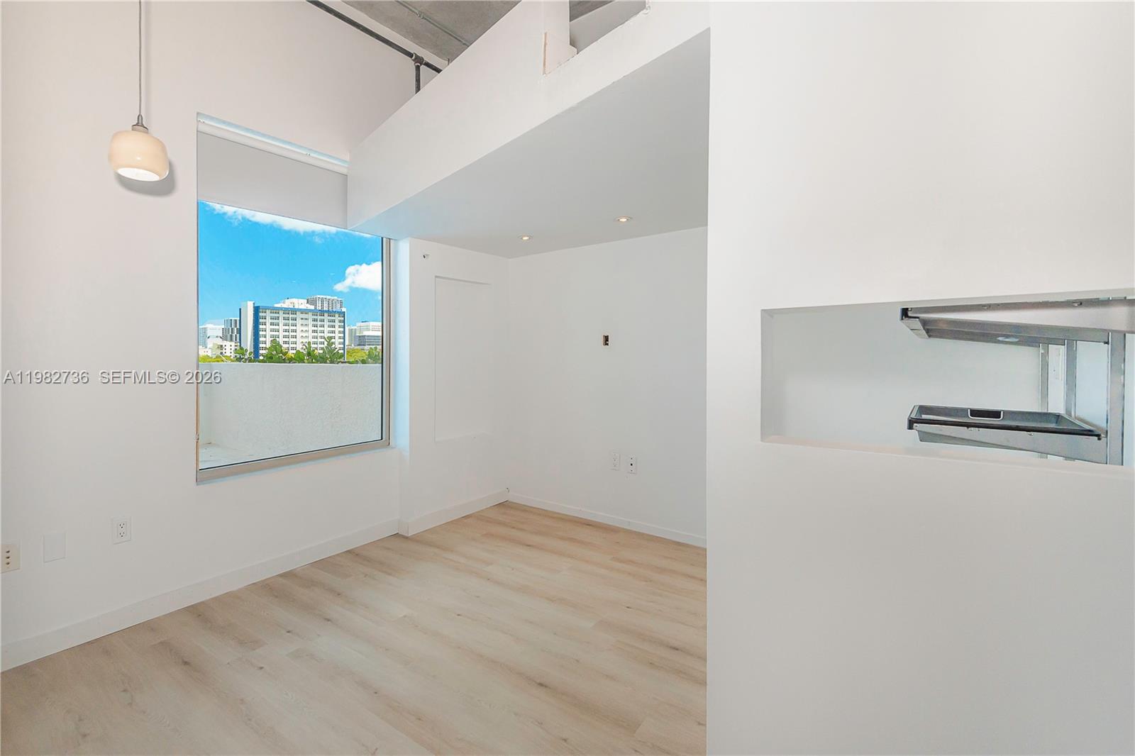 10 SW South Riv Dr #607 Miami, FL 33130