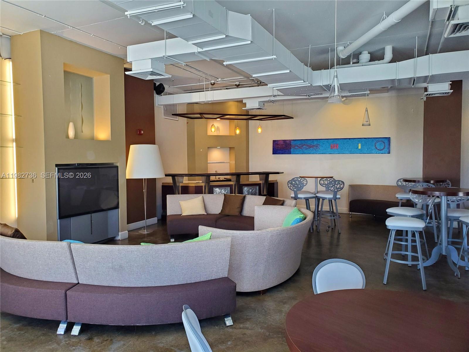 10 SW South Riv Dr #607 Miami, FL 33130