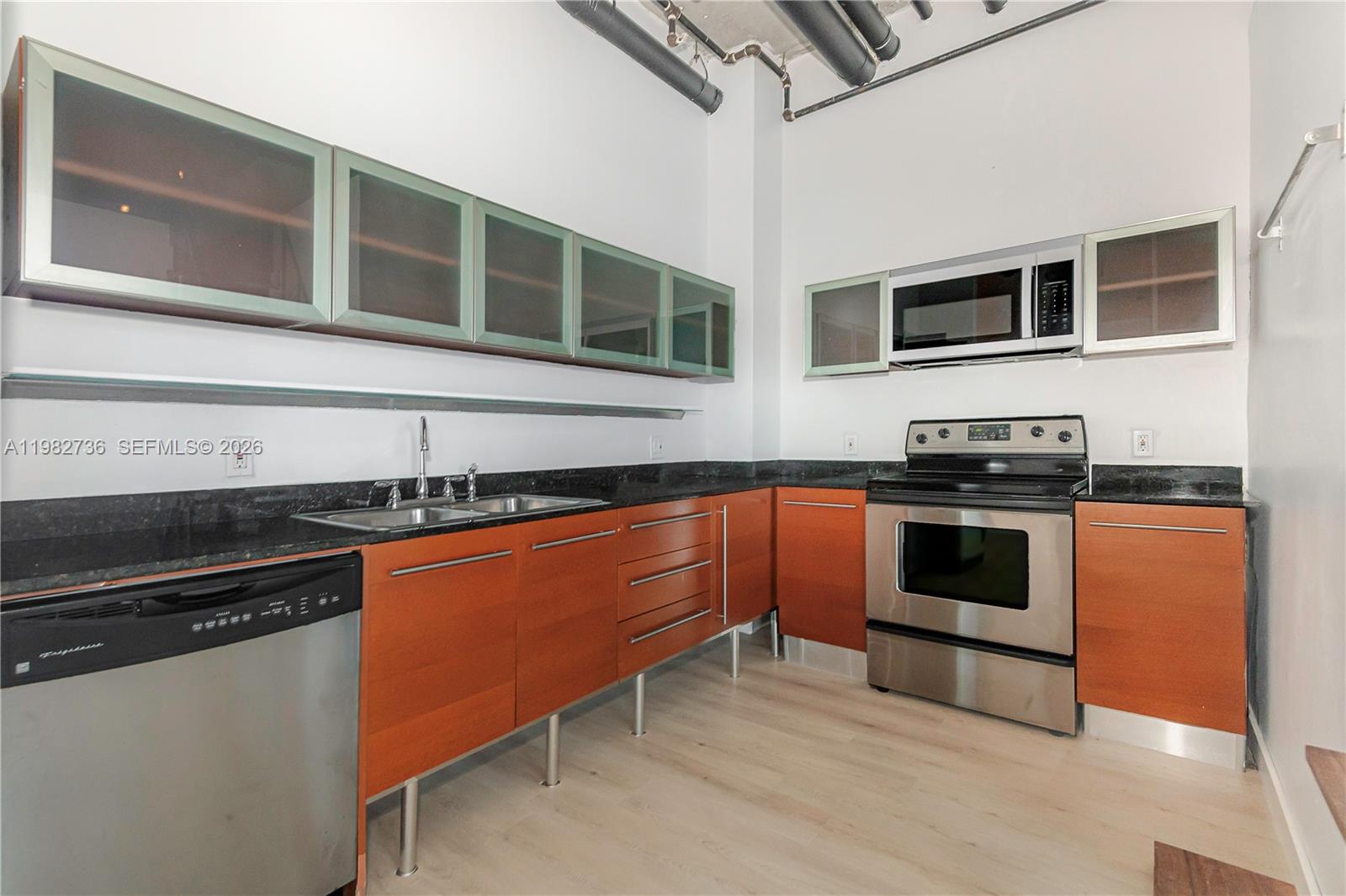 10 SW South Riv Dr #607 Miami, FL 33130