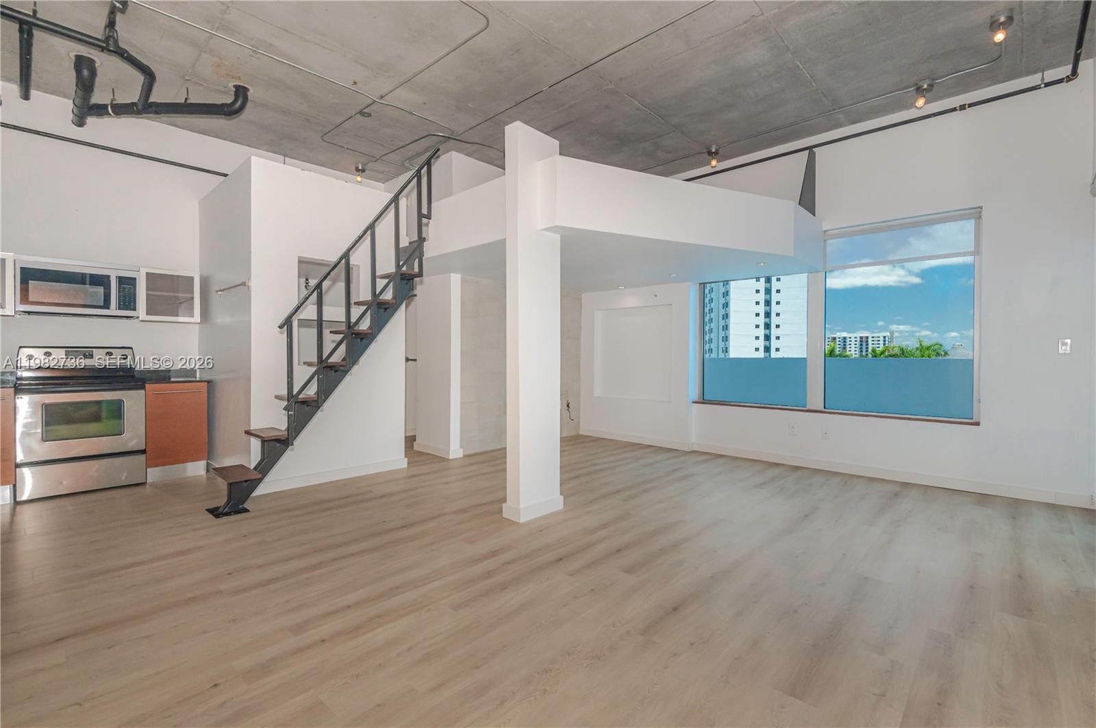 10 SW South Riv Dr #607 Miami, FL 33130