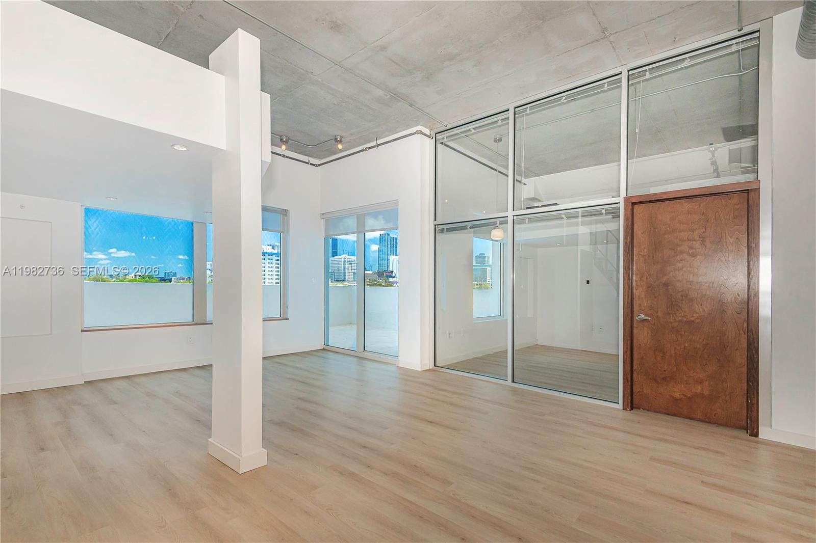 10 SW South Riv Dr #607 Miami, FL 33130