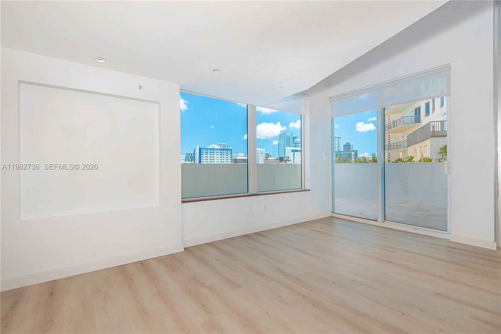 10 SW South Riv Dr #607 Miami, FL 33130