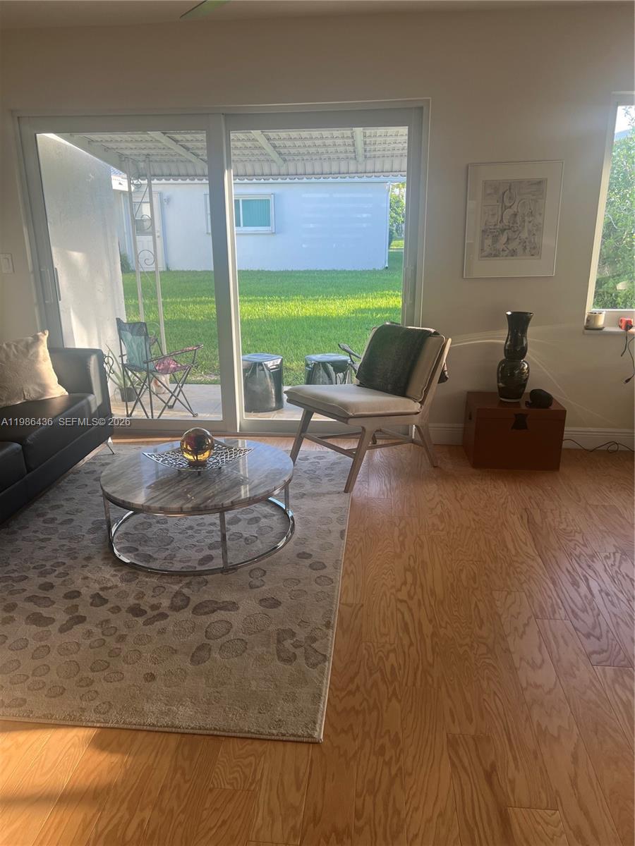 8221 NW 14th St Plantation, FL 33322