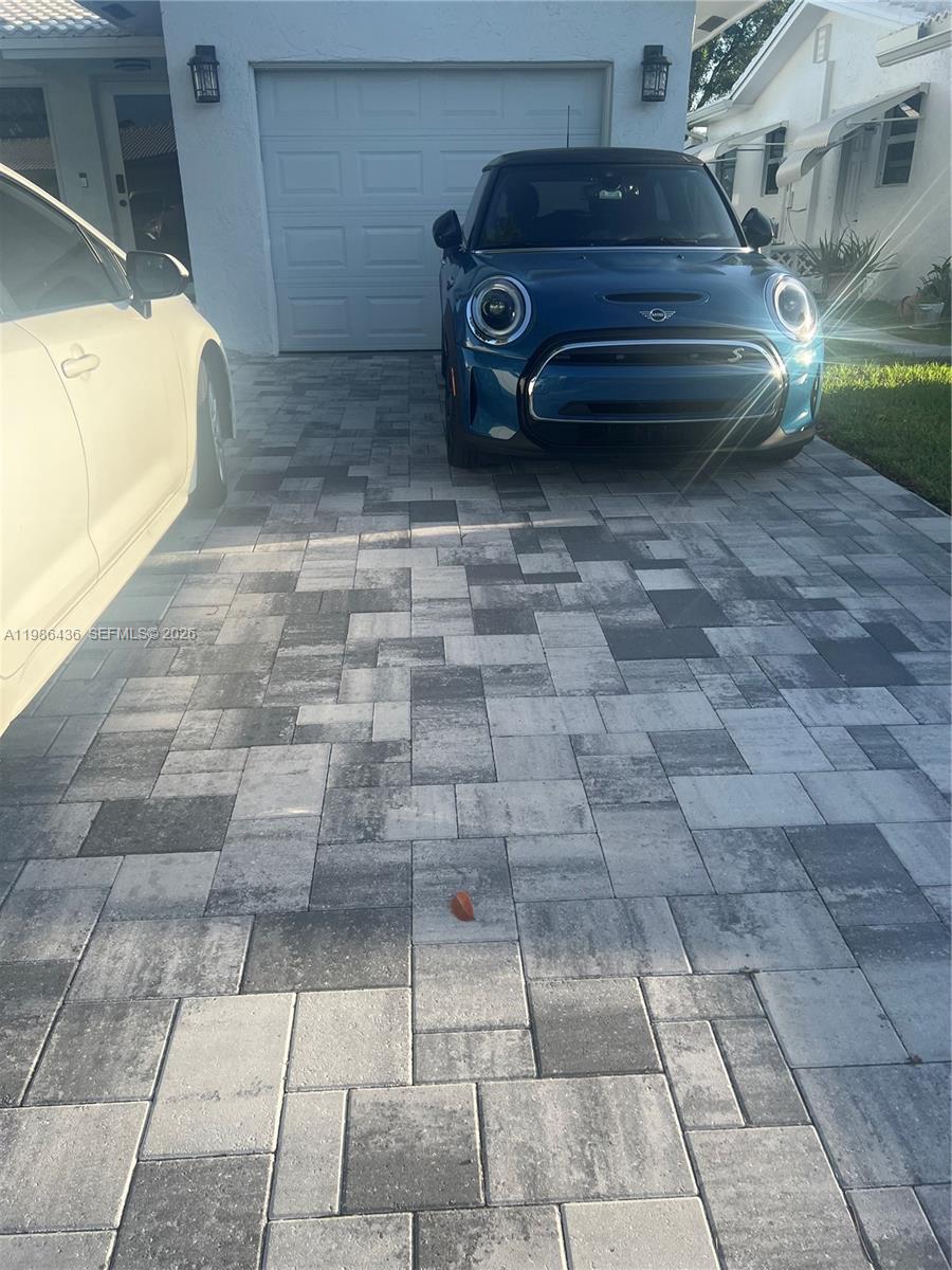 8221 NW 14th St Plantation, FL 33322