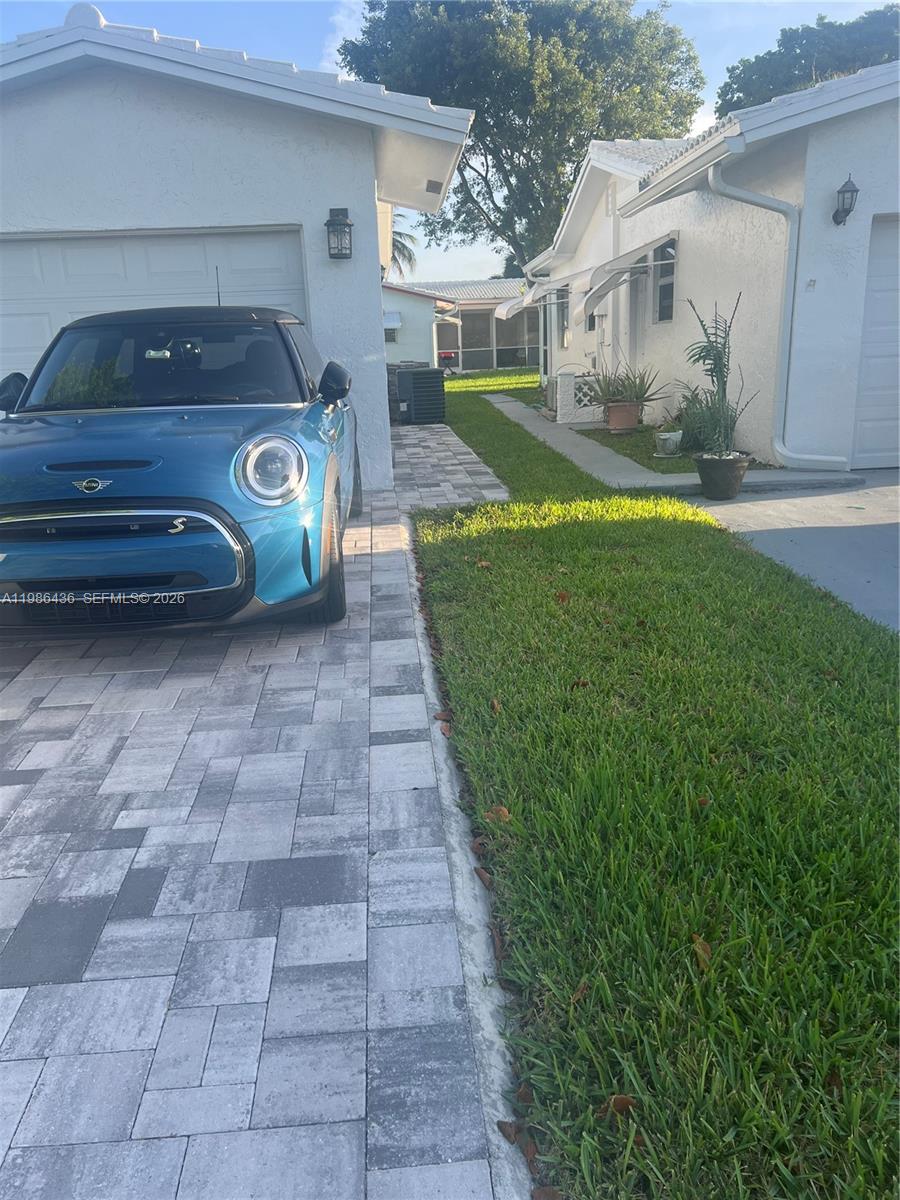 8221 NW 14th St Plantation, FL 33322