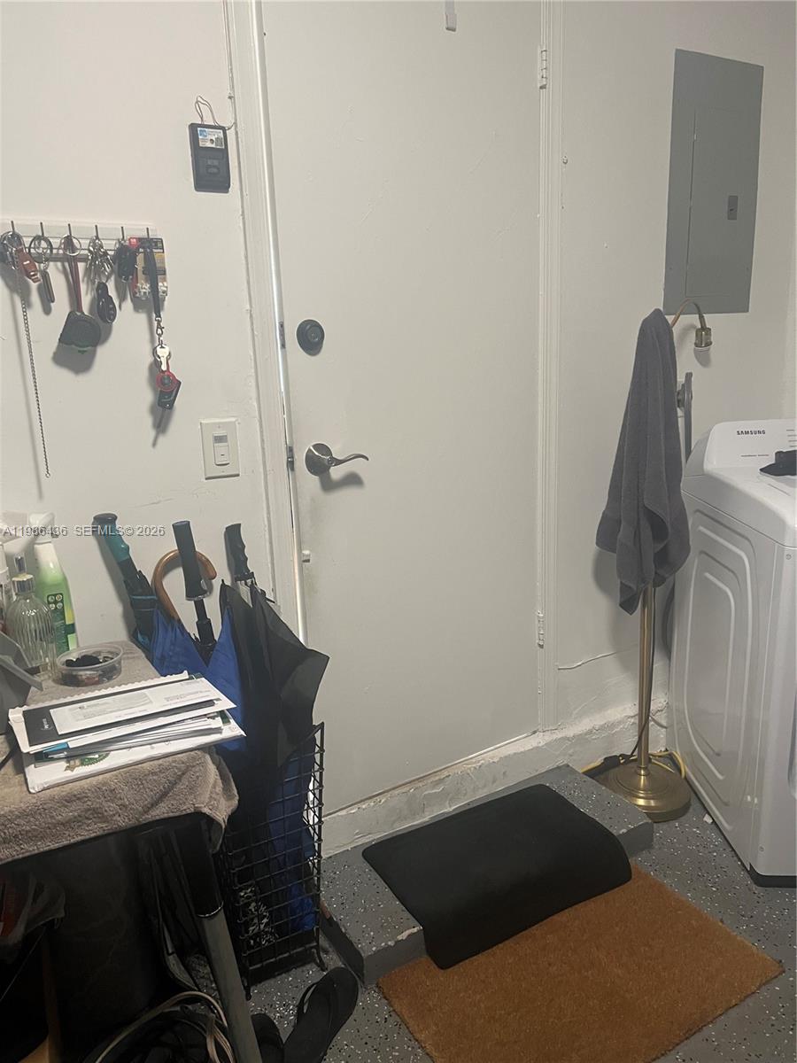 8221 NW 14th St Plantation, FL 33322