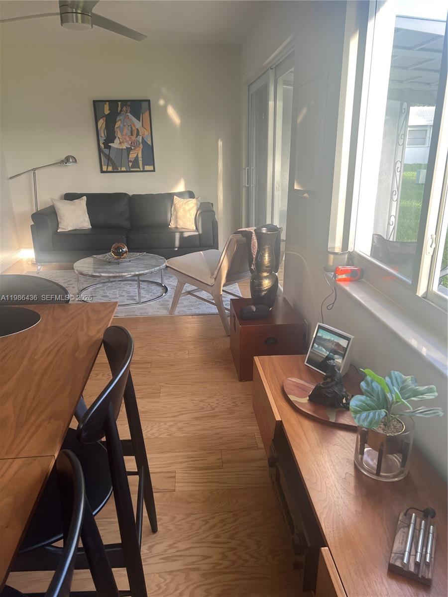 8221 NW 14th St Plantation, FL 33322