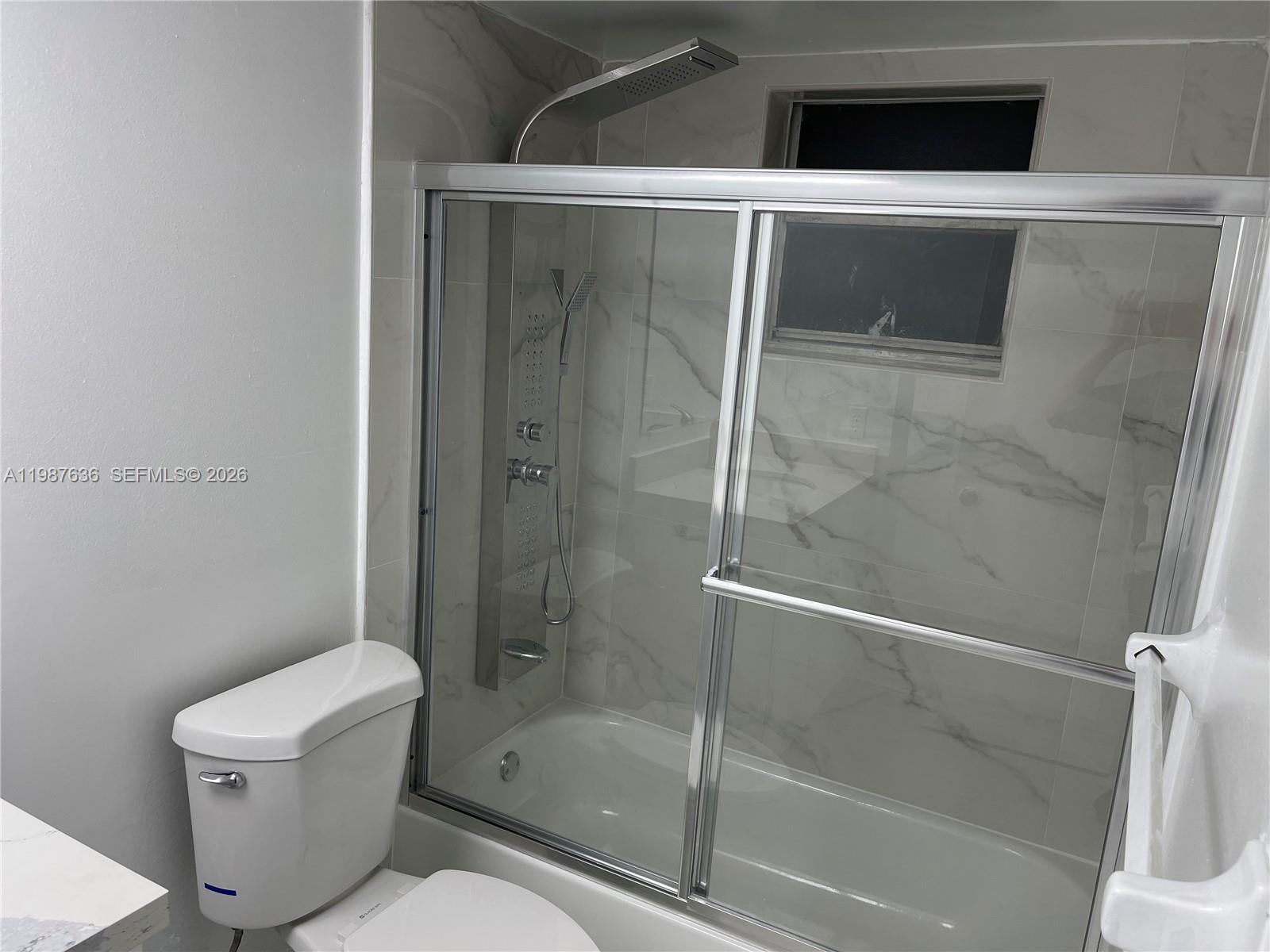 233 NE 14th Ave #406