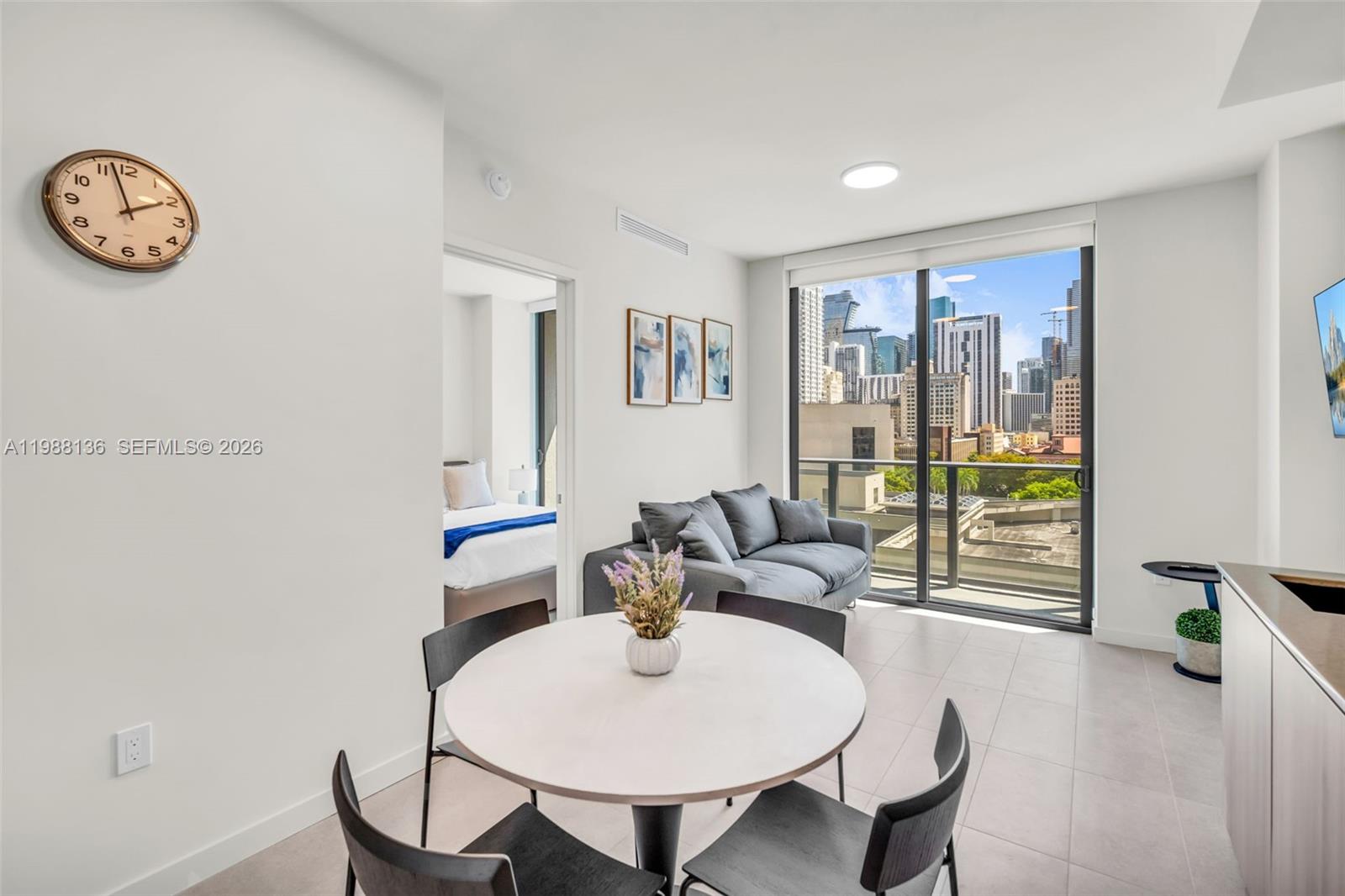 121 NE 5th St #902 Miami, FL 33132