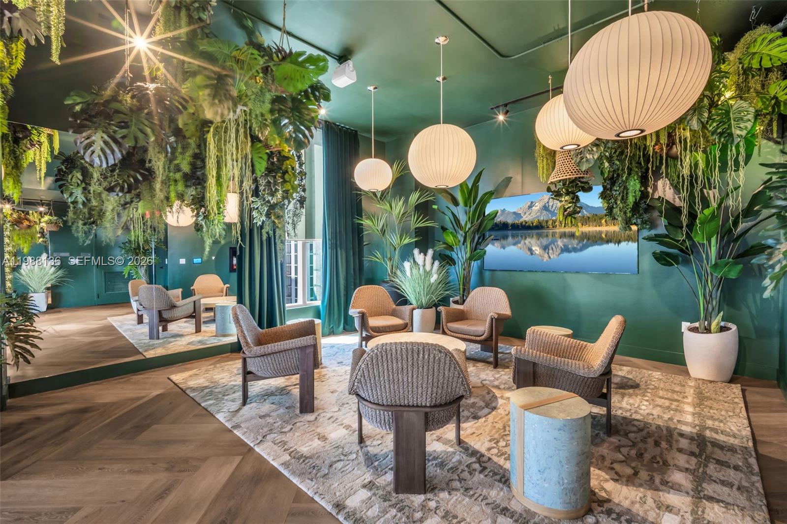 121 NE 5th St #902 Miami, FL 33132