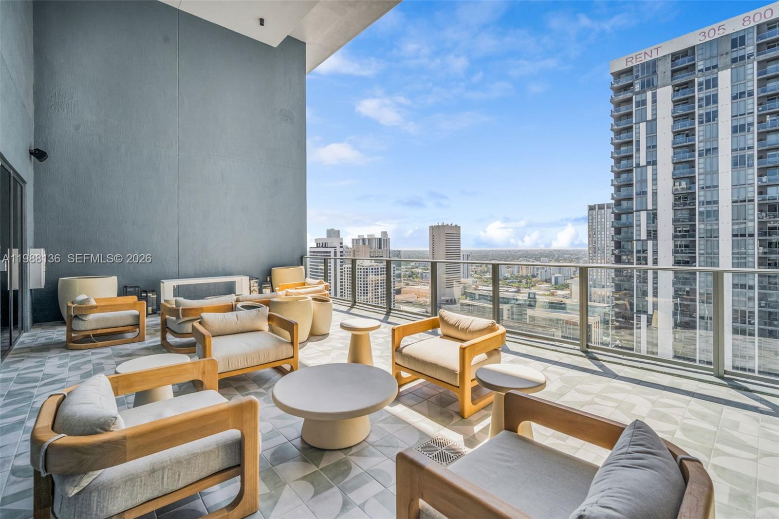 121 NE 5th St #902 Miami, FL 33132