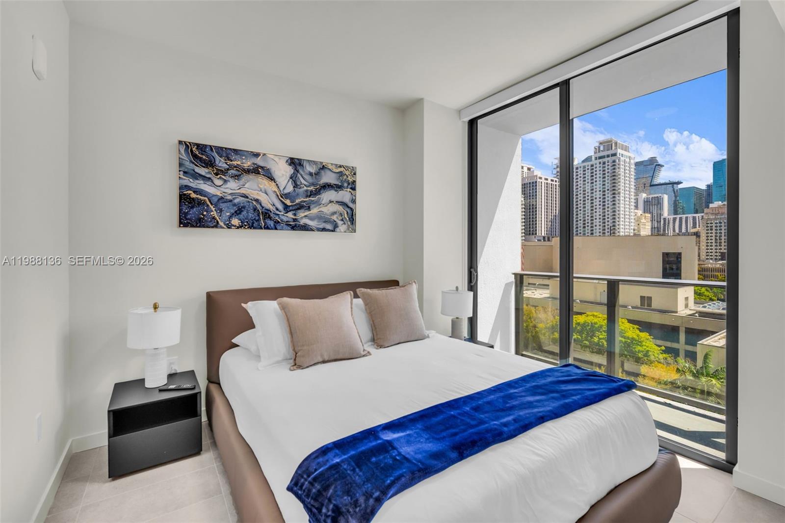 121 NE 5th St #902 Miami, FL 33132