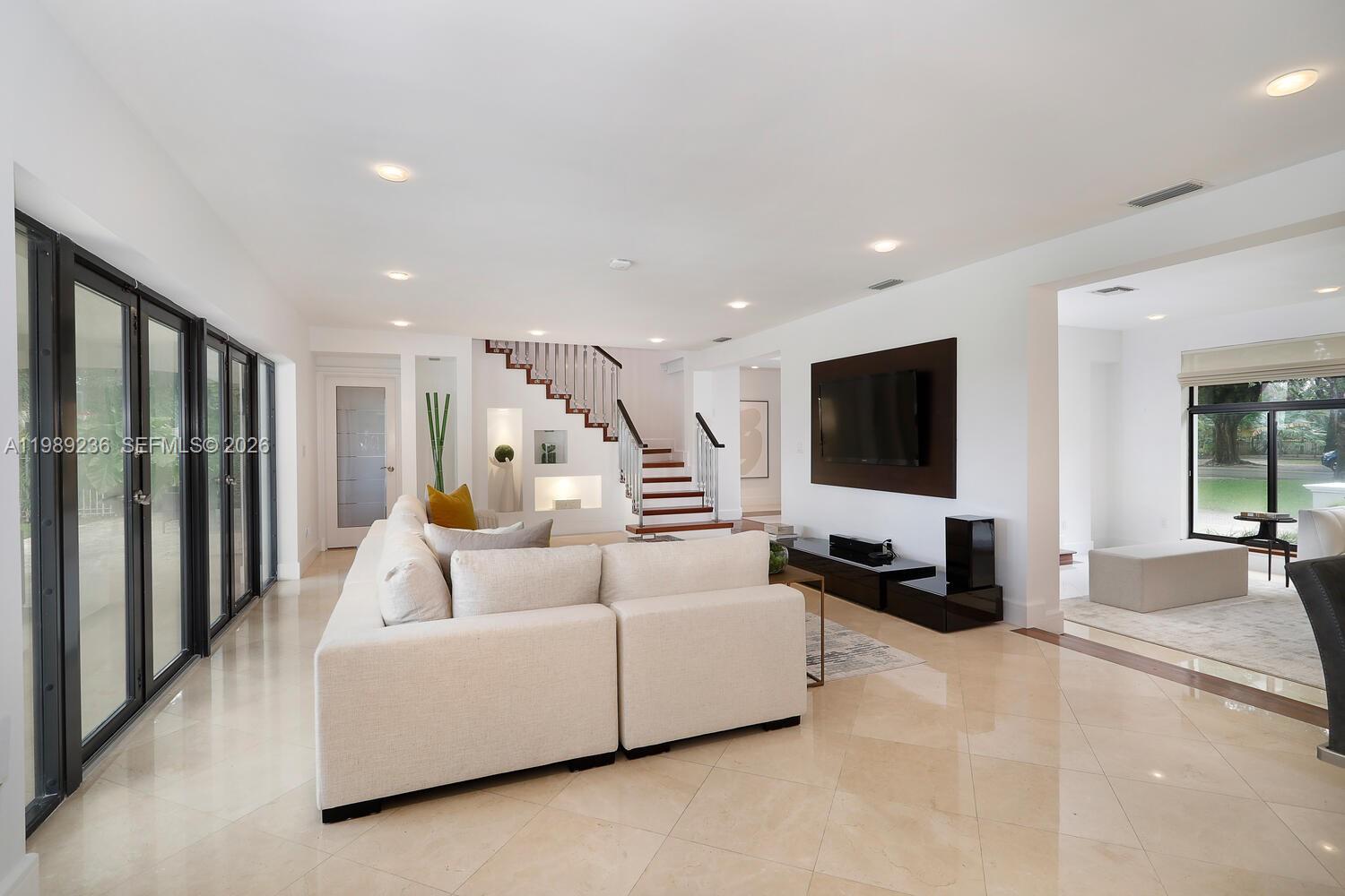 3425 Alhambra Cir Coral Gables, FL 33134