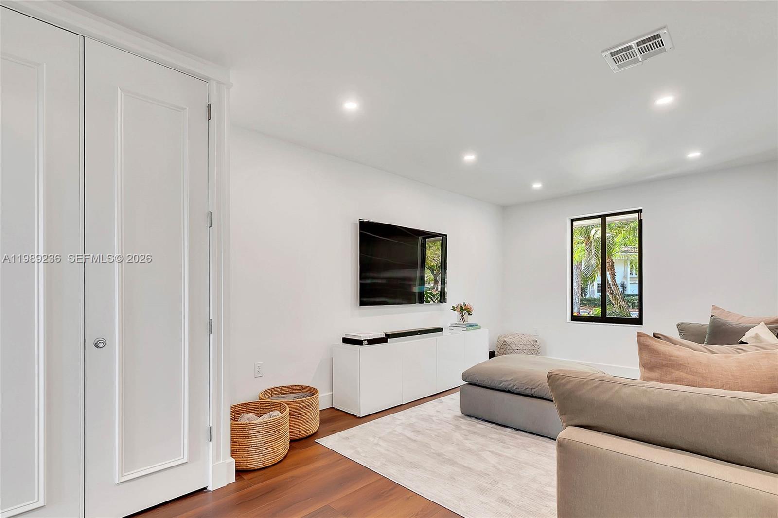 3425 Alhambra Cir Coral Gables, FL 33134