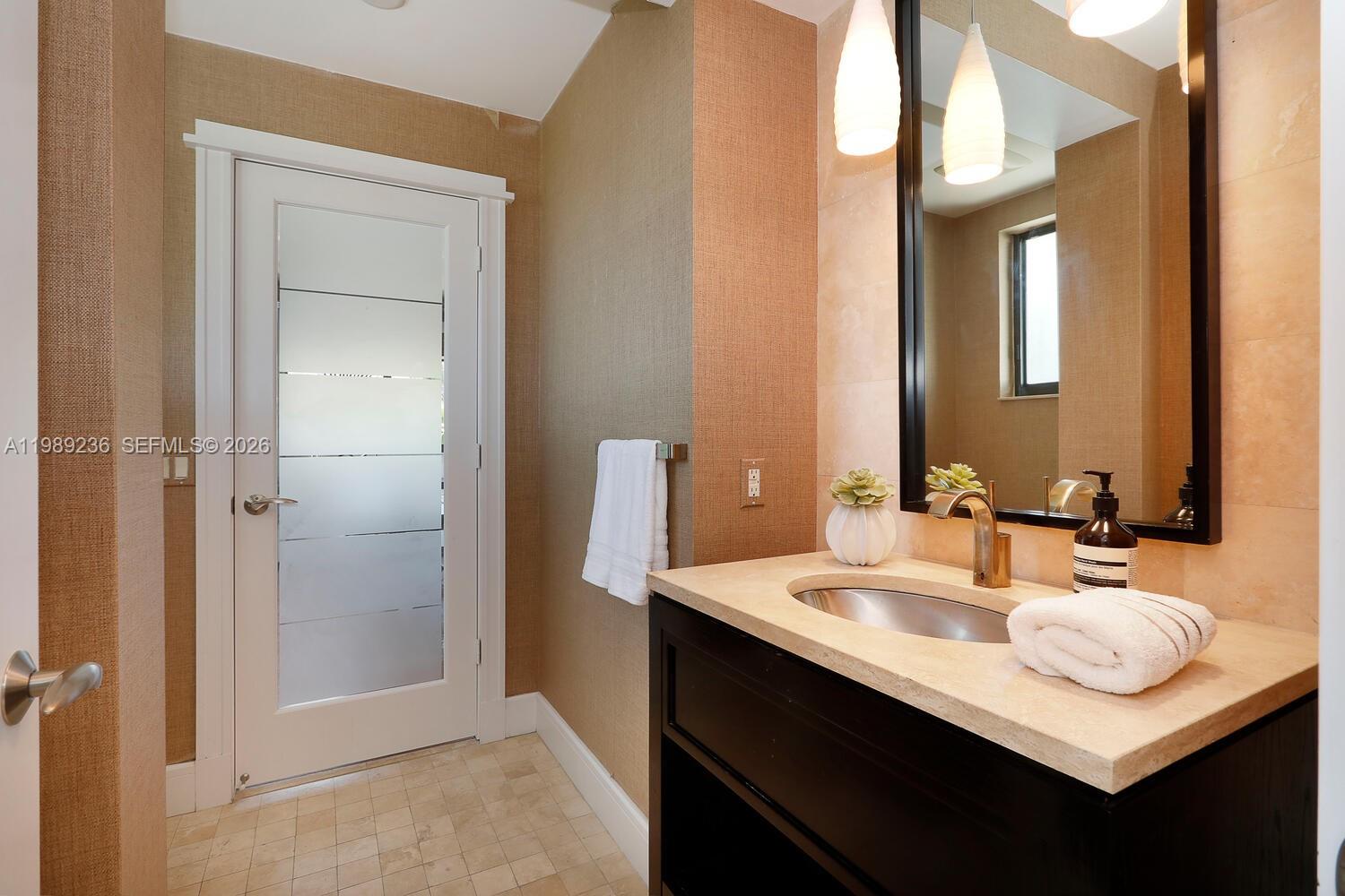 3425 Alhambra Cir Coral Gables, FL 33134