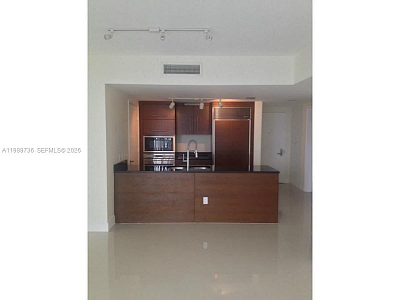 475 Brickell Ave #5111 Miami, FL 33131