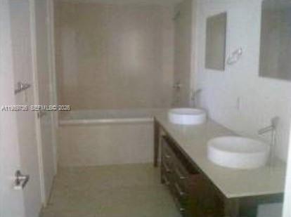 475 Brickell Ave #5111 Miami, FL 33131