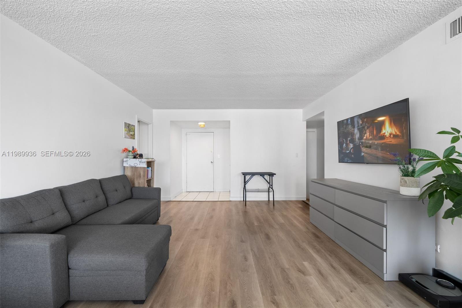 image Winston Towers 1004