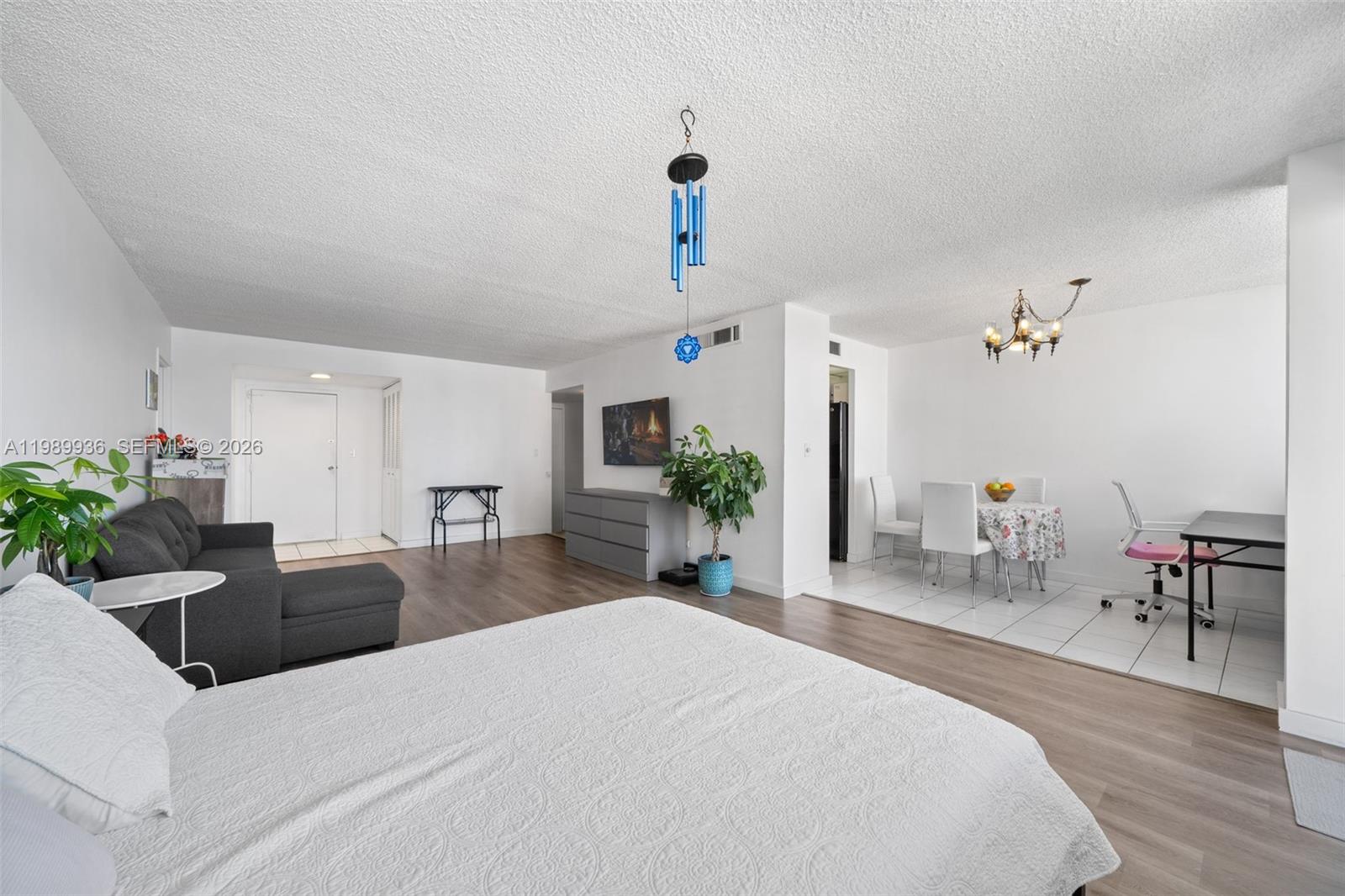 image Winston Towers 1005