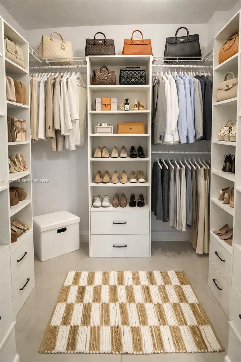 image Vizcayne North26