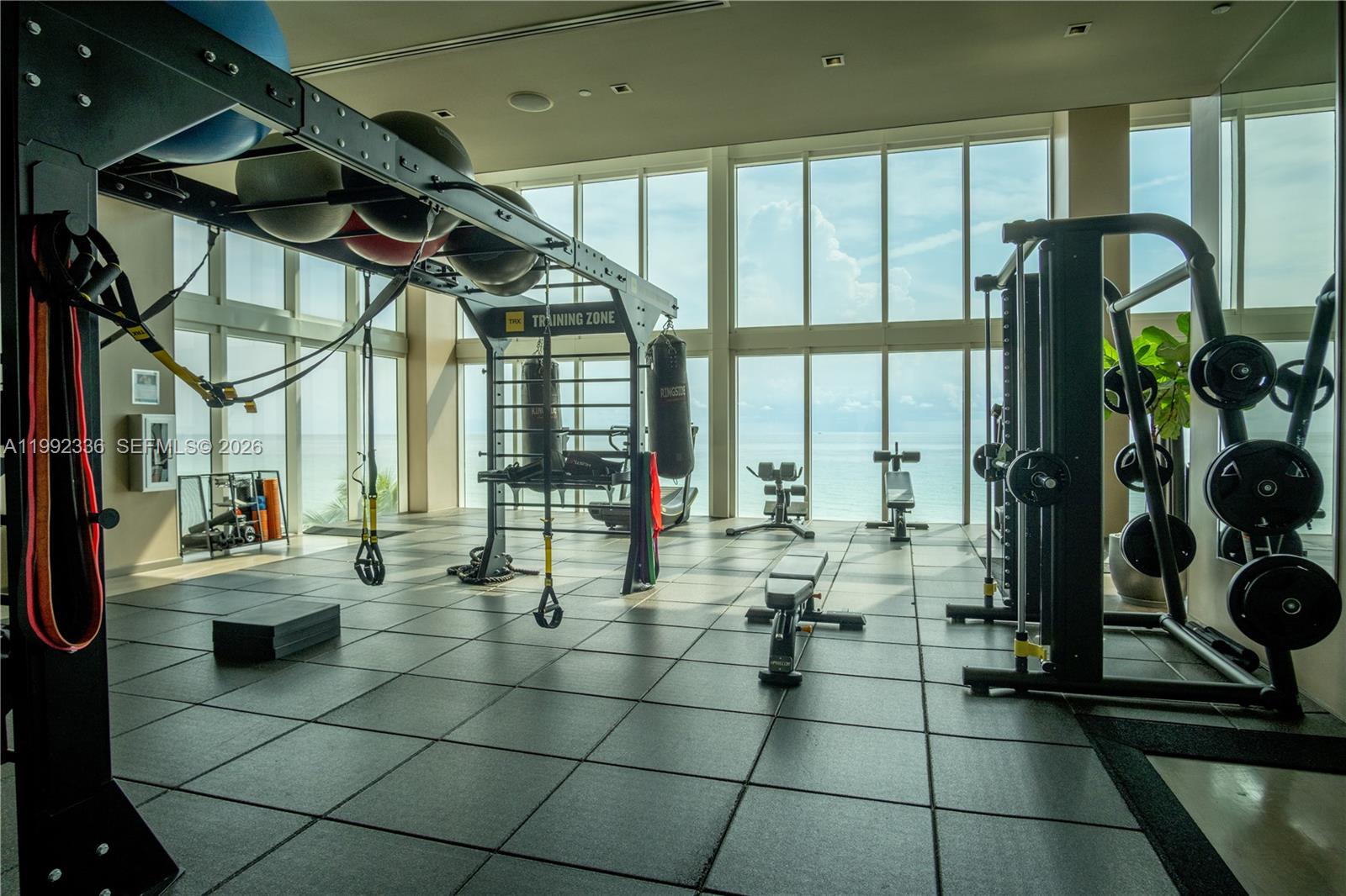 image Beach Club 123