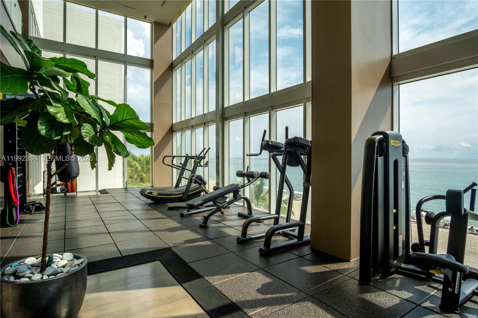 image Beach Club 124