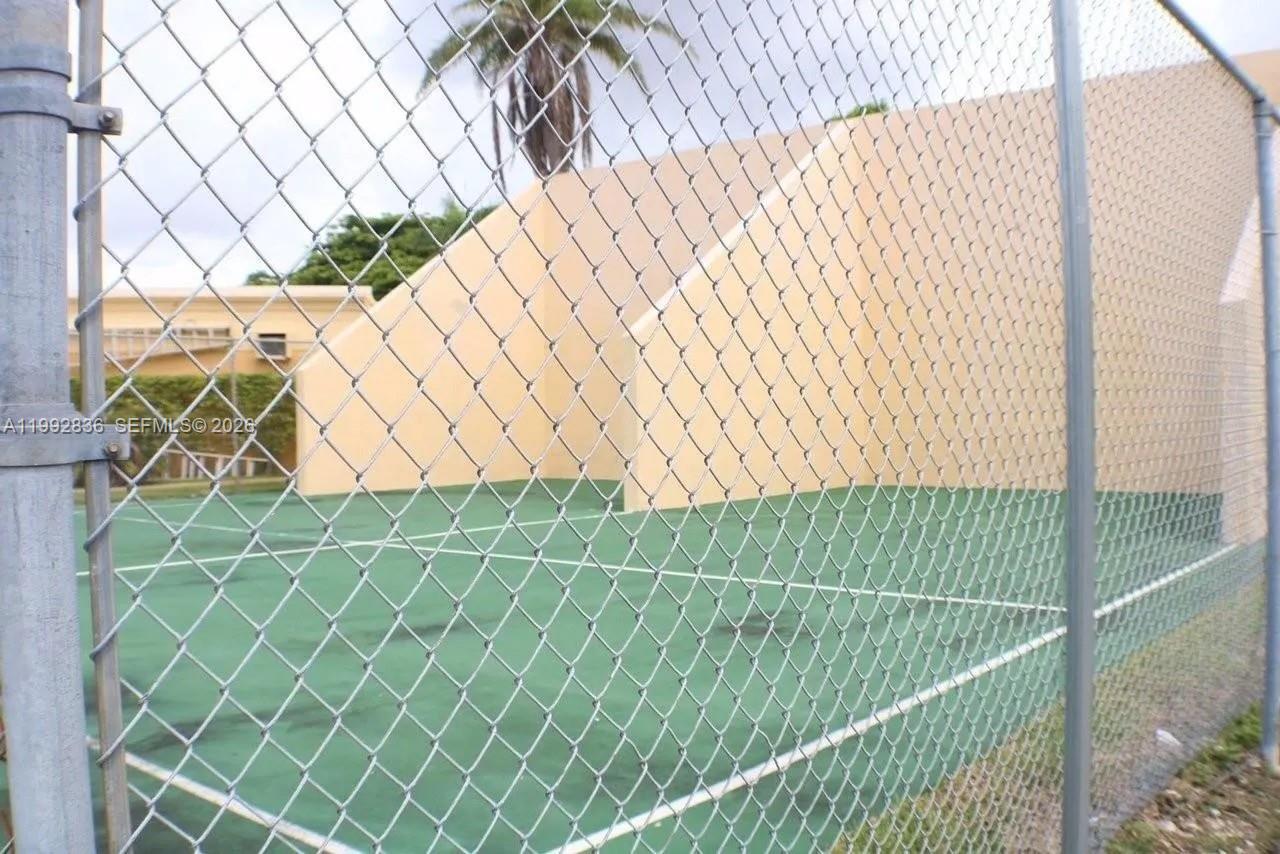 9351 Fontainebleau Blvd #B409 Miami, FL 33172