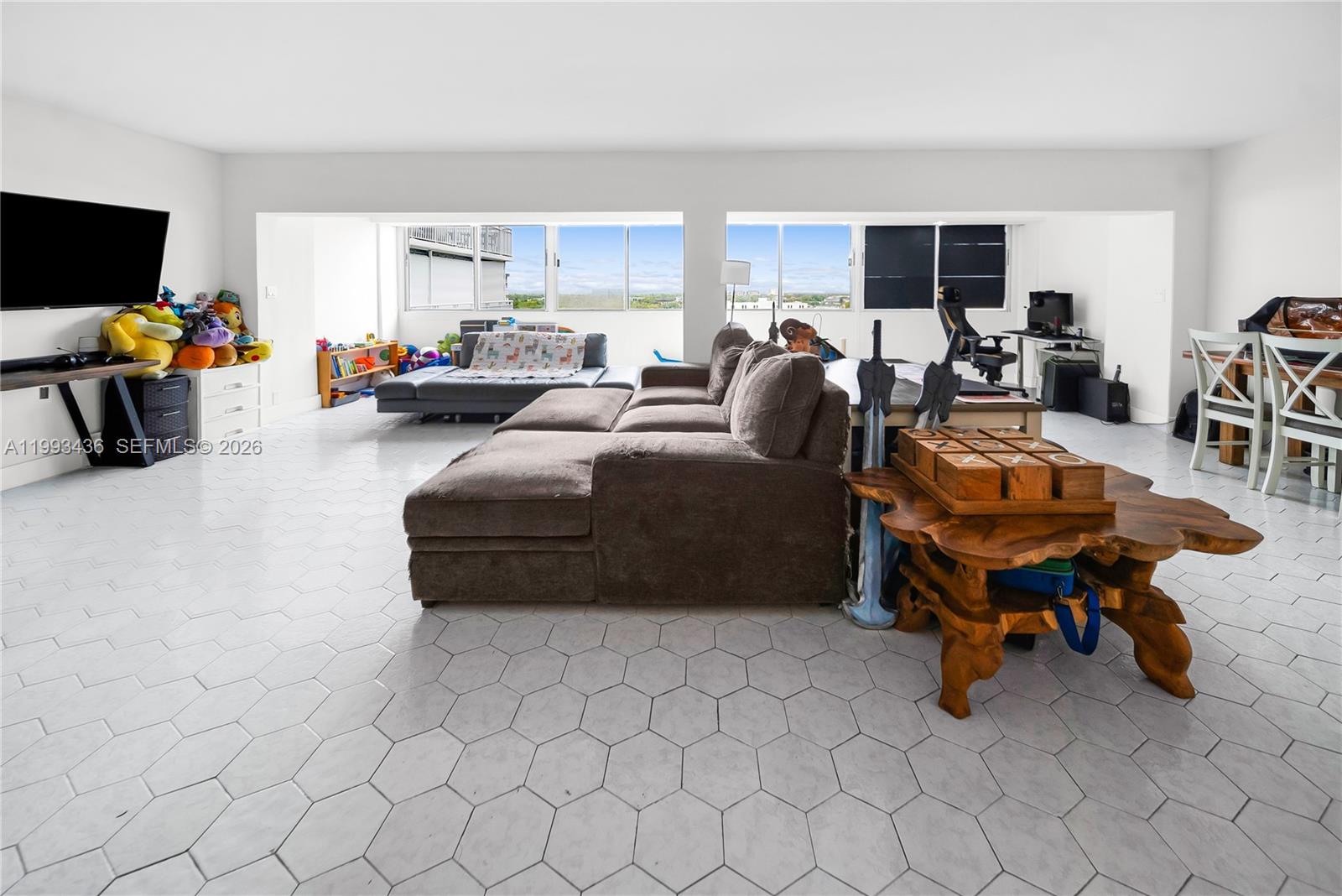 3800 Hillcrest Dr #1007 Hollywood, FL 33021