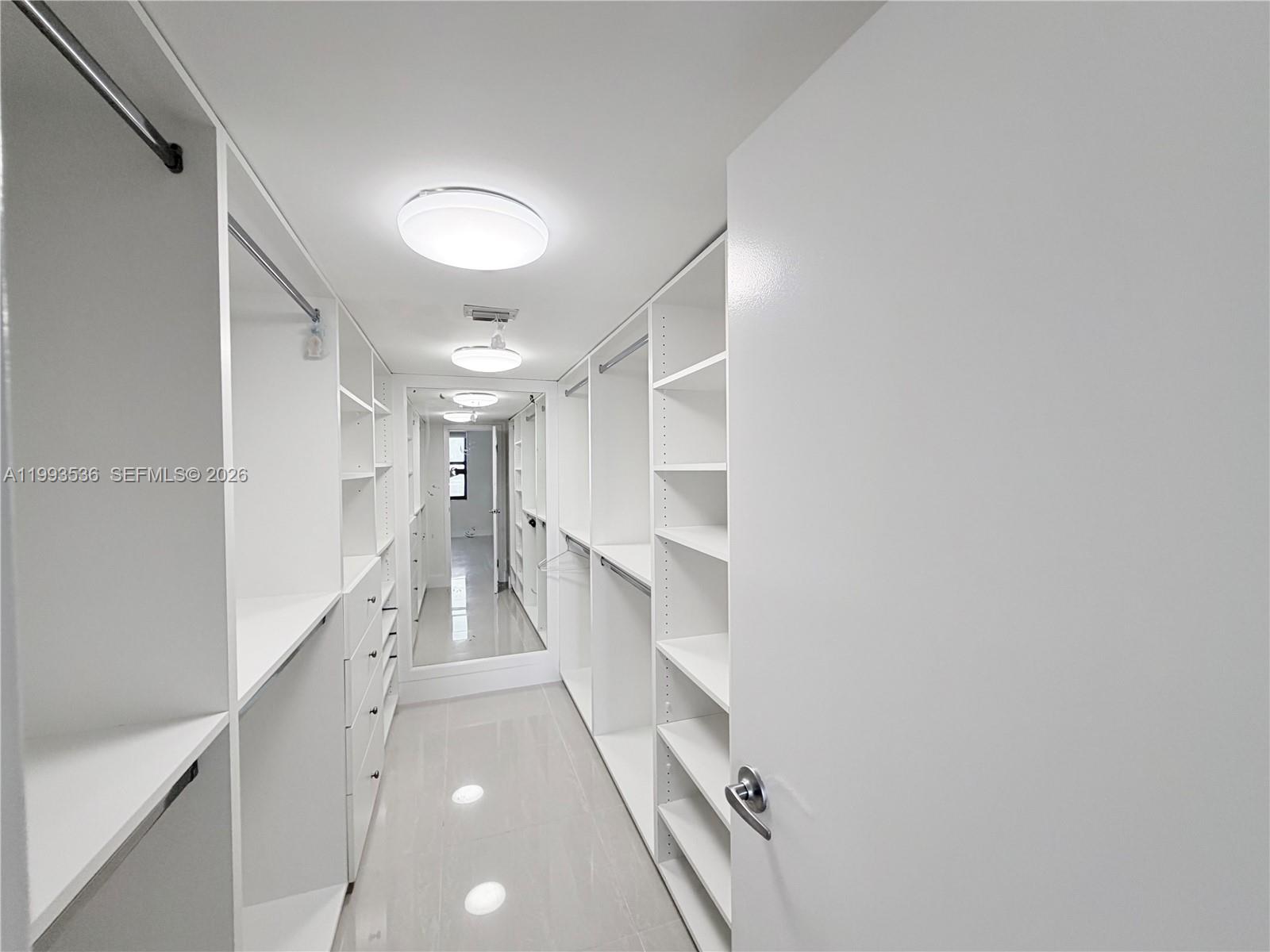 image Brickell Bay Club12
