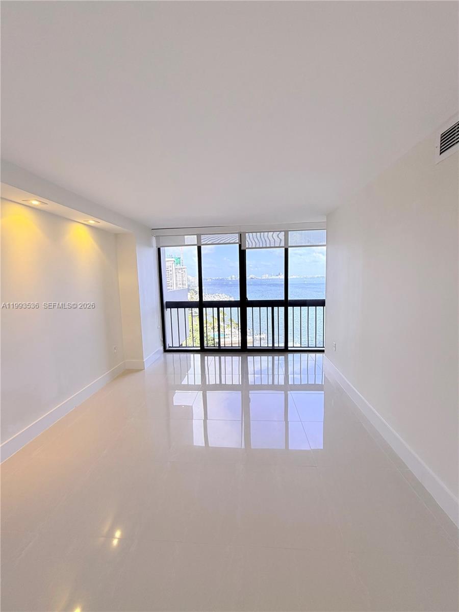 image Brickell Bay Club16