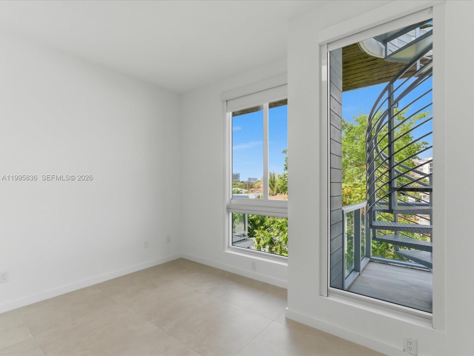 529 SW 11th St #PH303 Miami, FL 33129