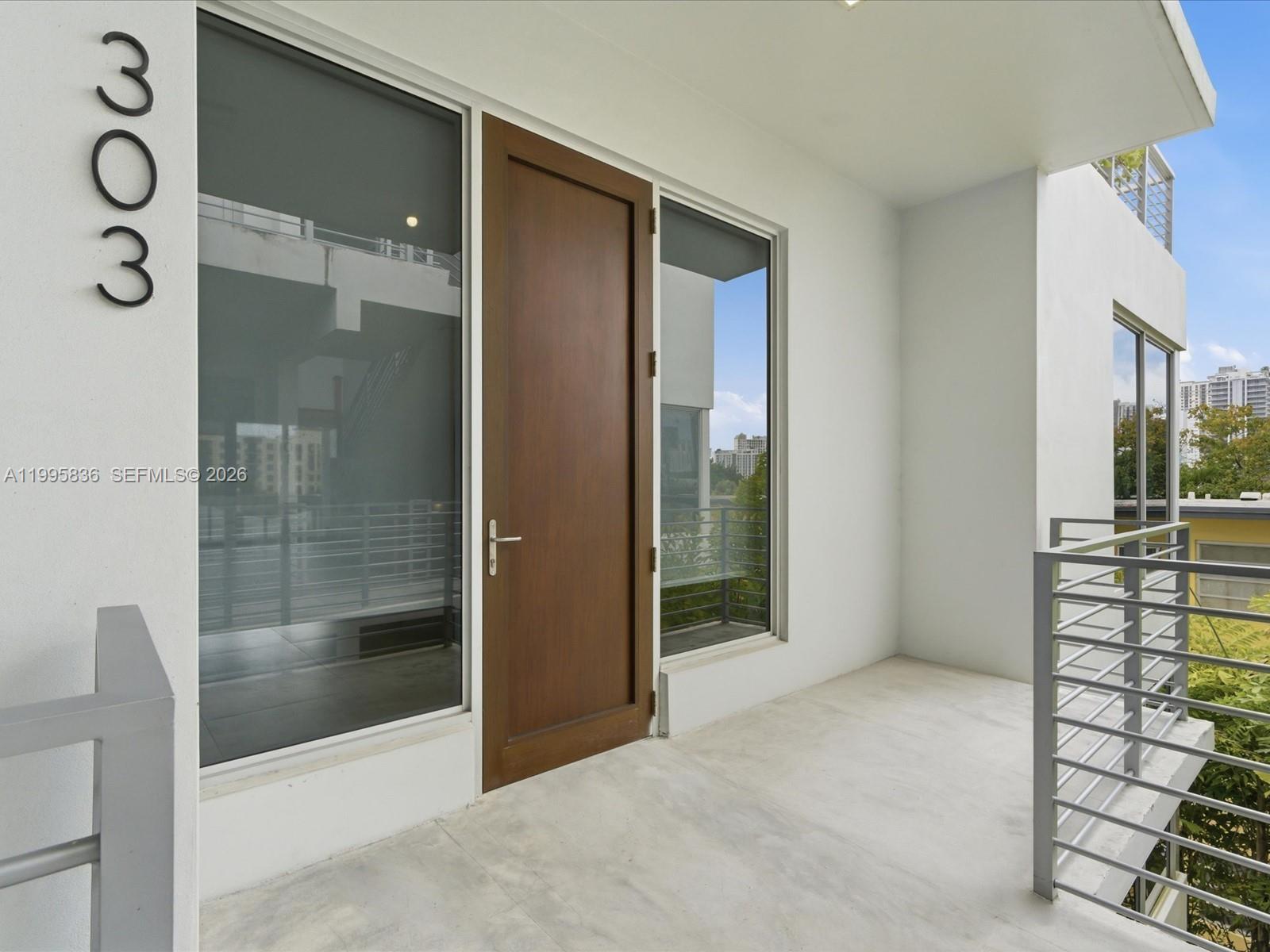 529 SW 11th St #PH303 Miami, FL 33129