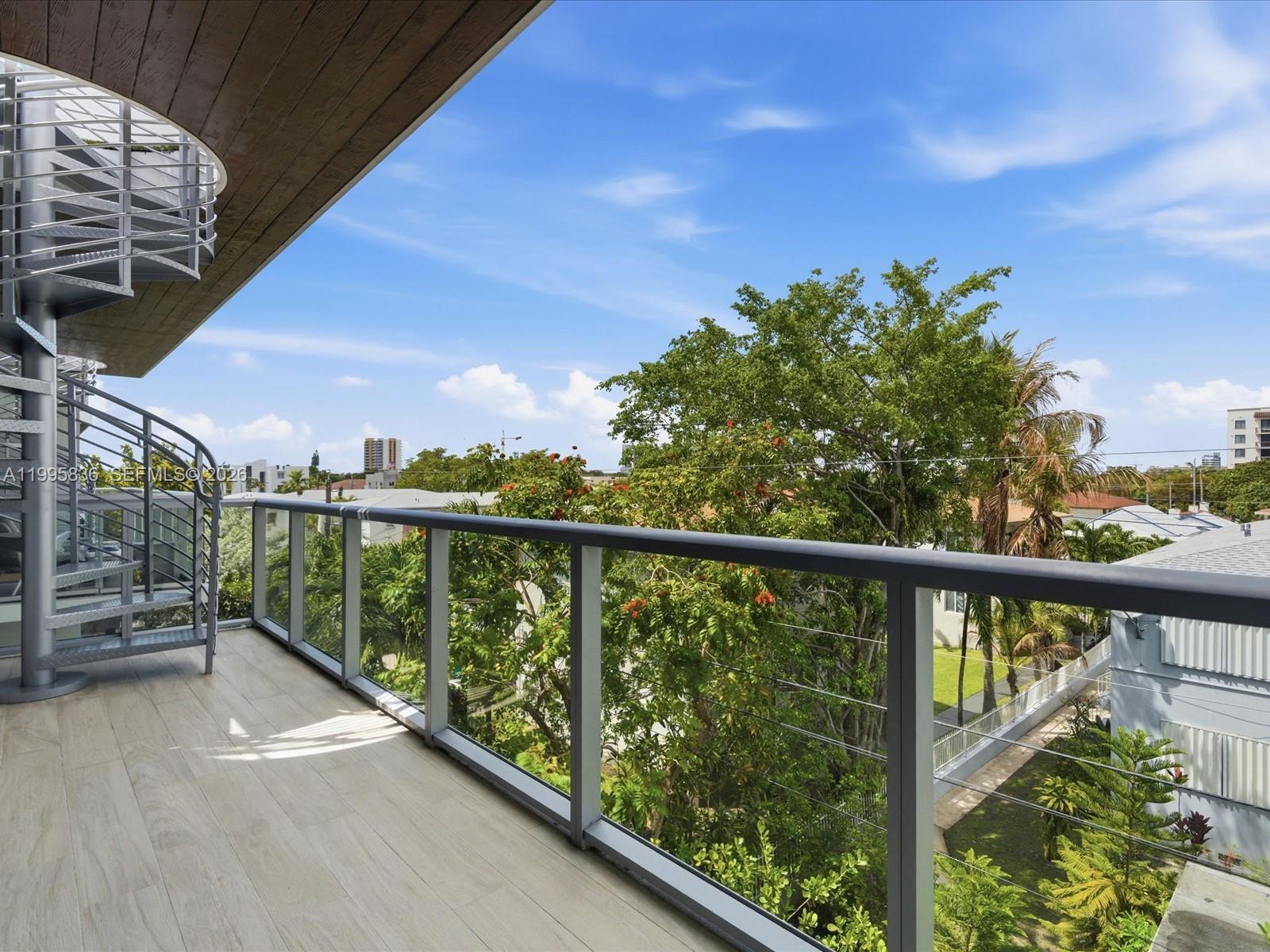 529 SW 11th St #PH303 Miami, FL 33129