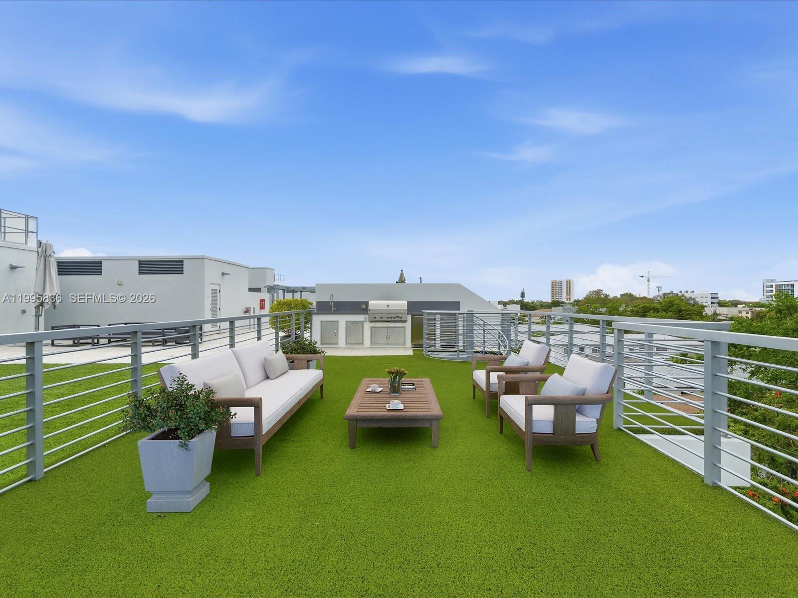 529 SW 11th St #PH303 Miami, FL 33129