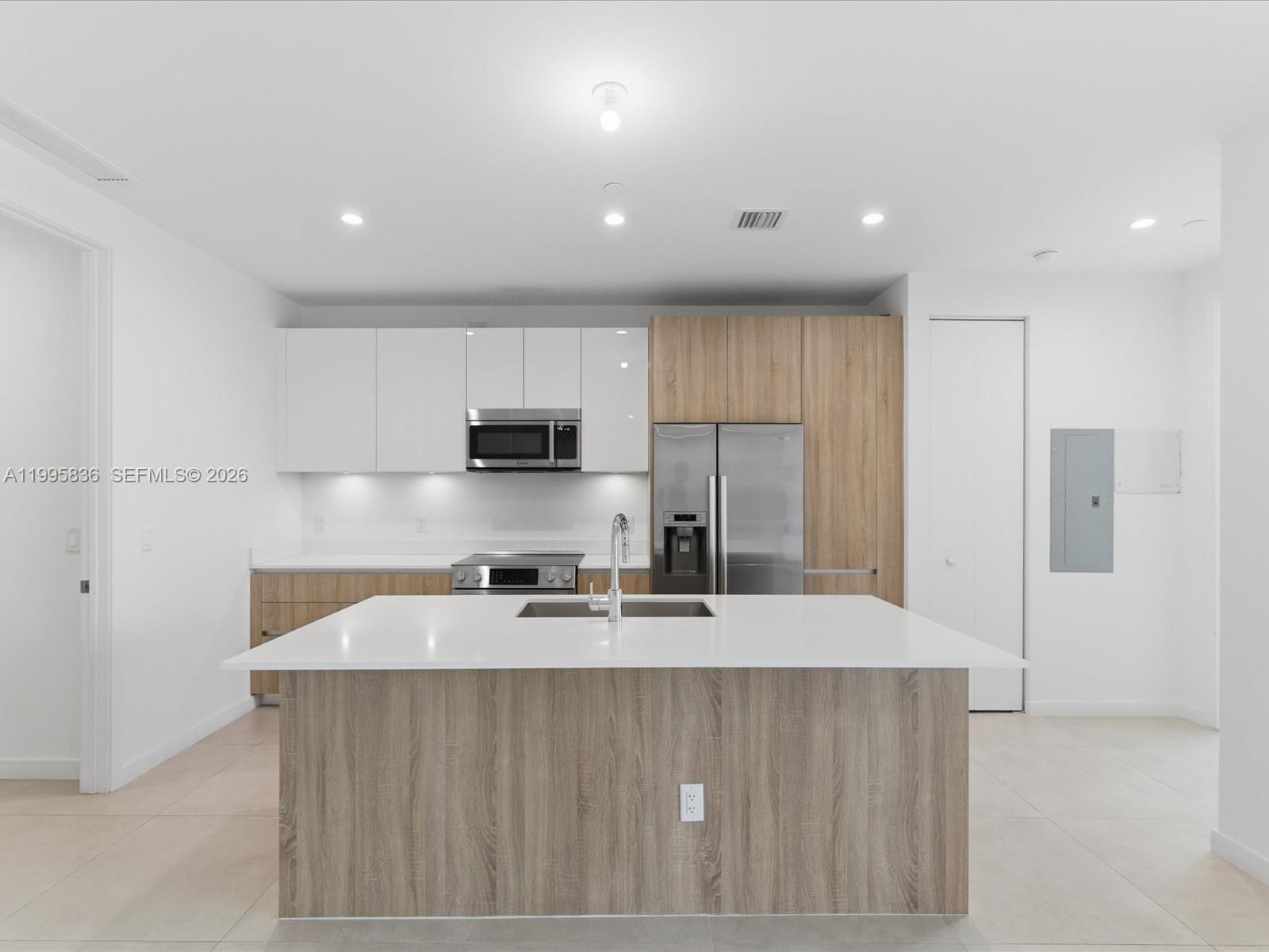 529 SW 11th St #PH303 Miami, FL 33129