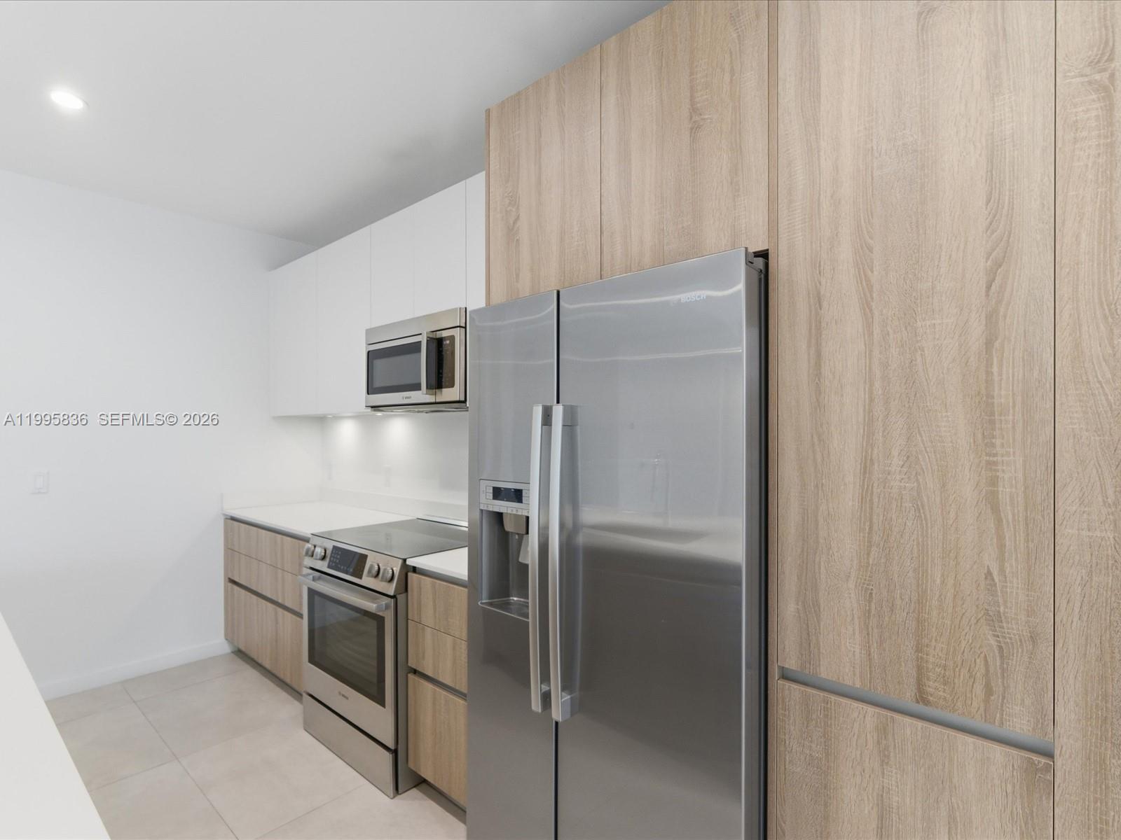 529 SW 11th St #PH303 Miami, FL 33129