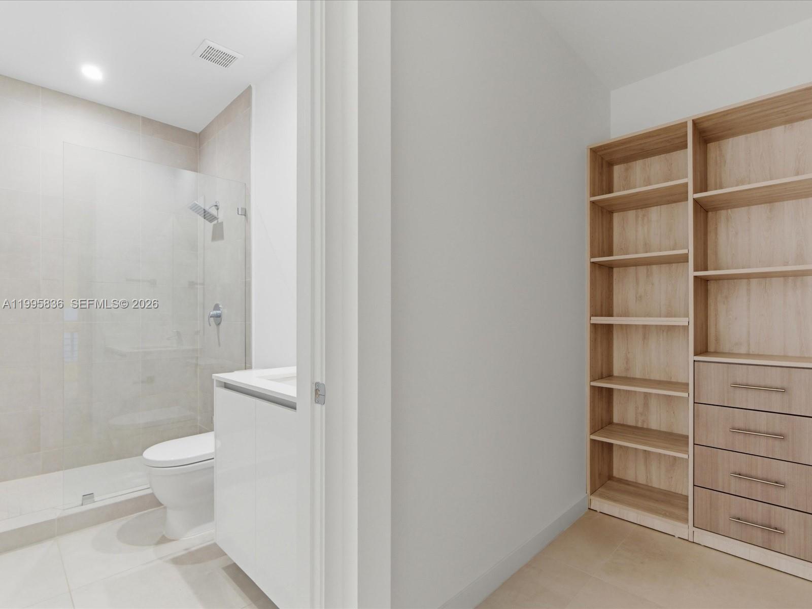 529 SW 11th St #PH303 Miami, FL 33129