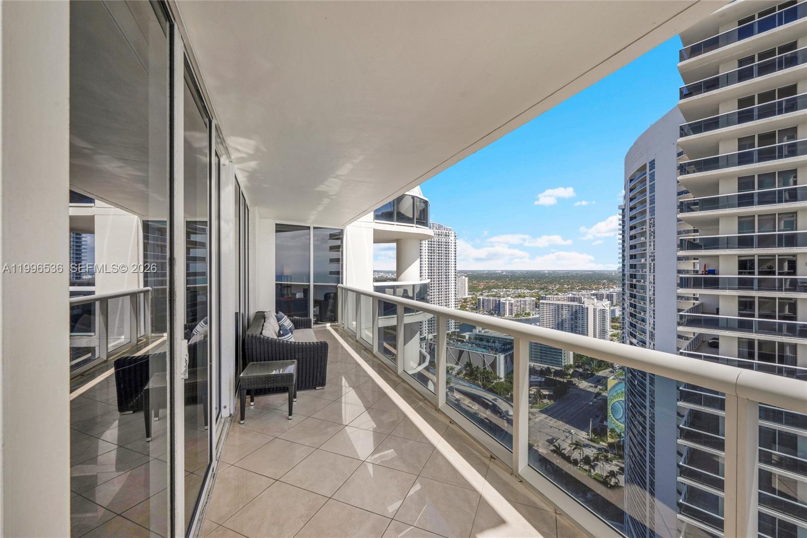 image Beach Club 115