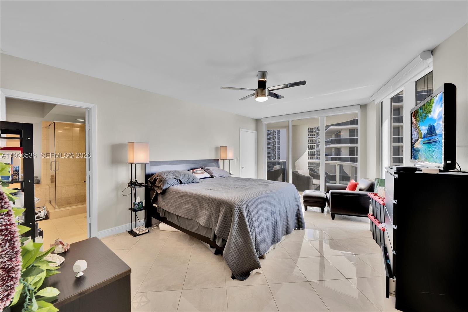 image Beach Club 118