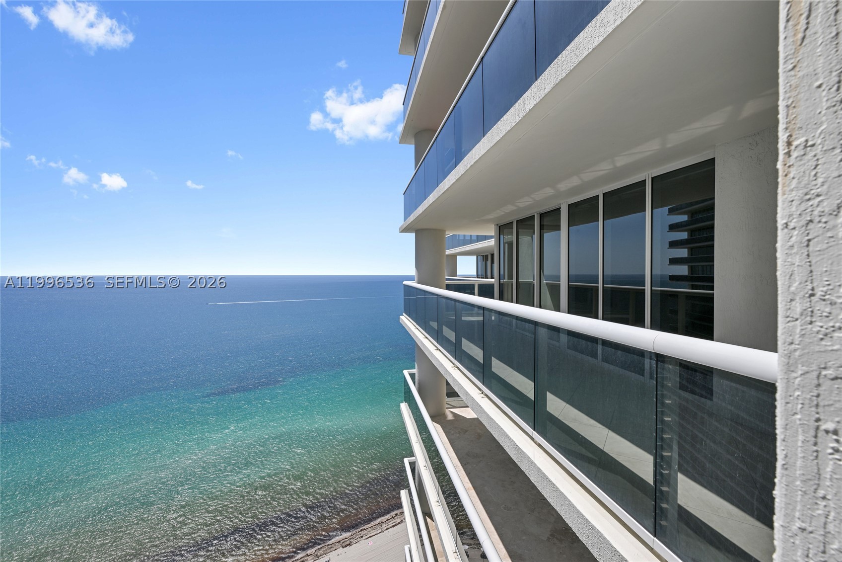 image Beach Club 135