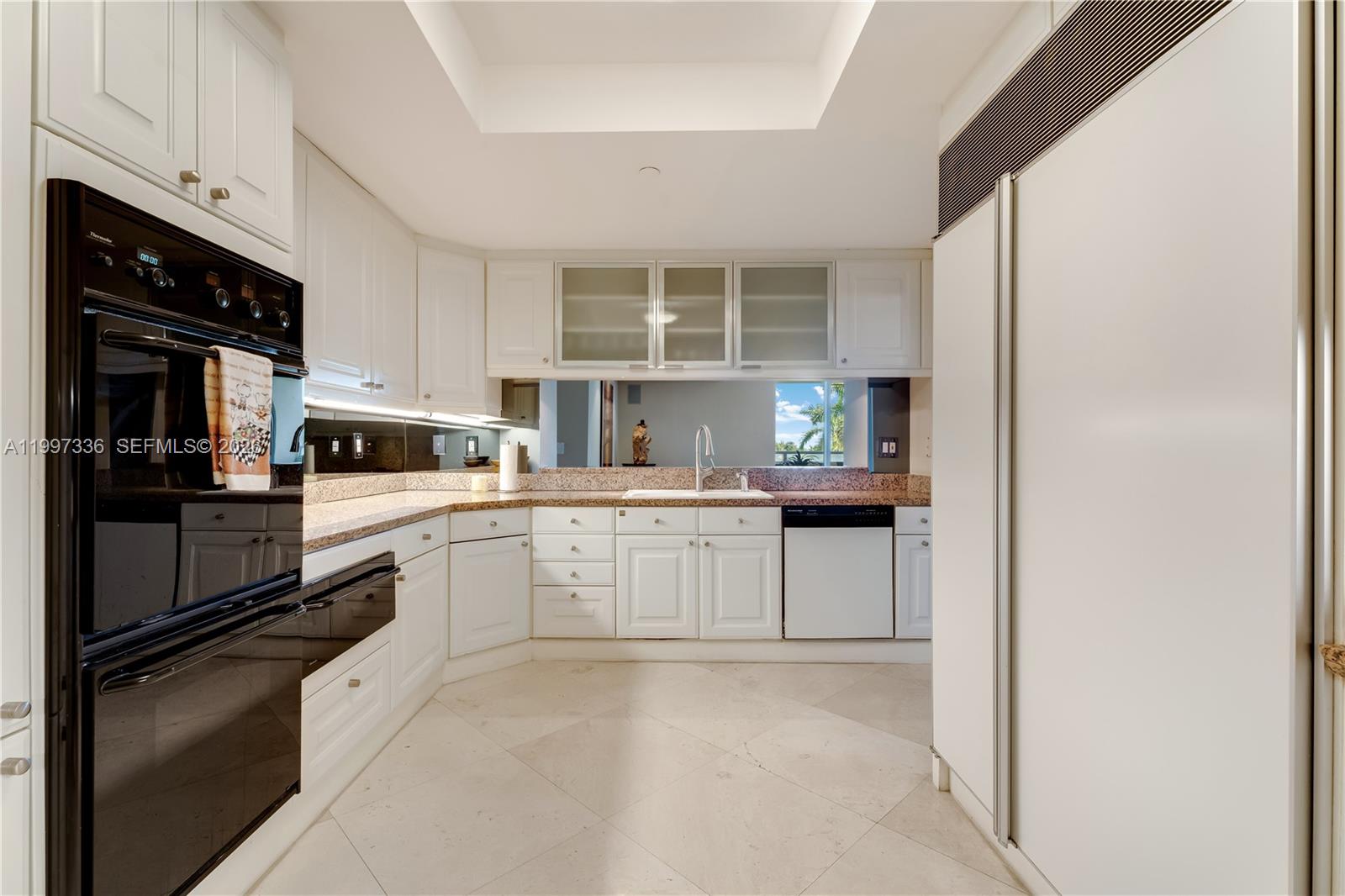 image Grand Bay Residences10