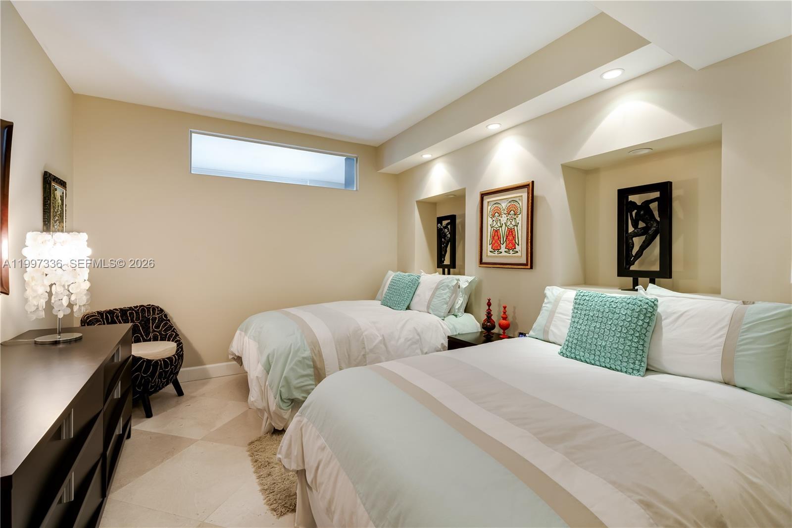 image Grand Bay Residences13