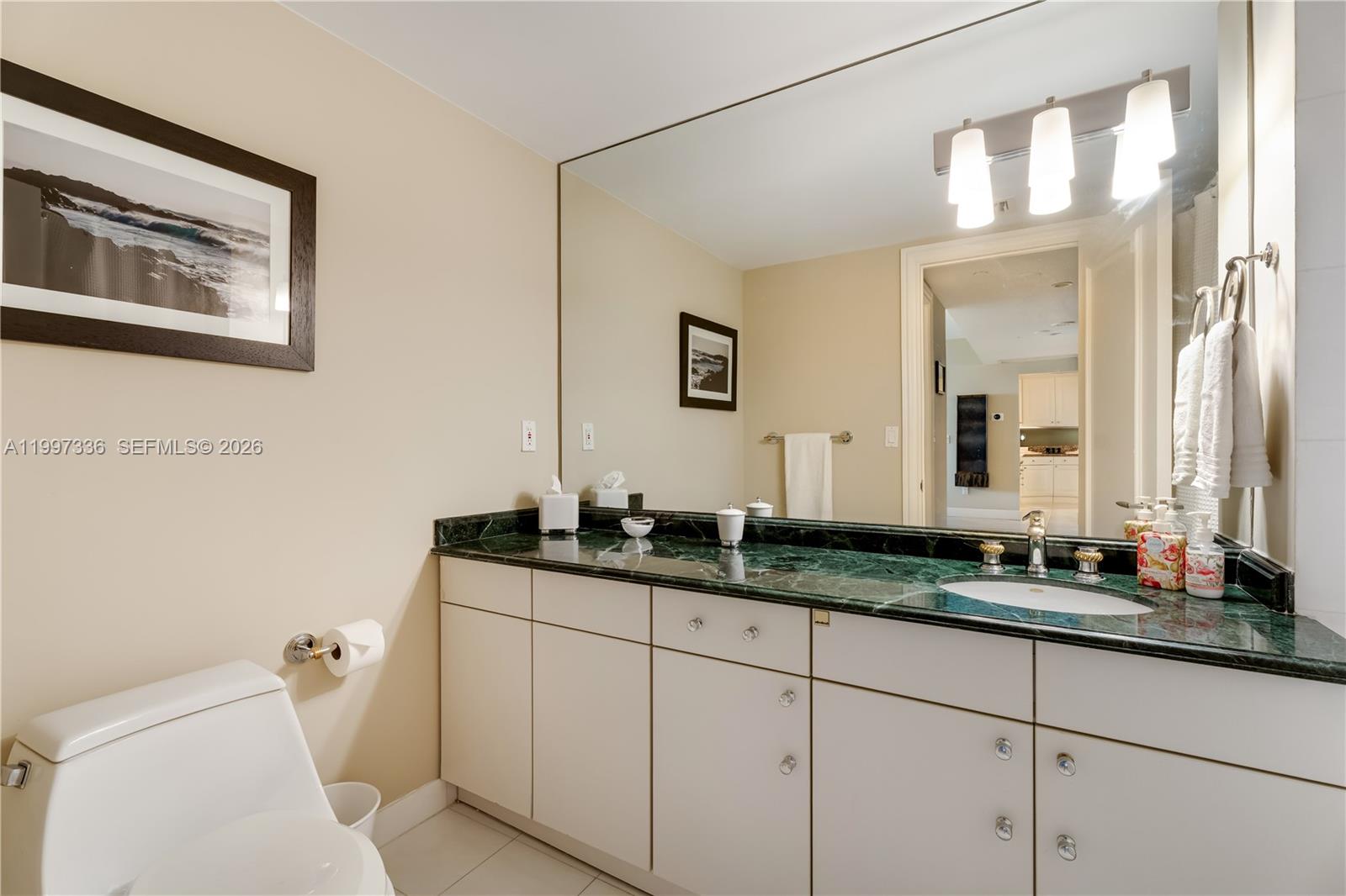 image Grand Bay Residences14