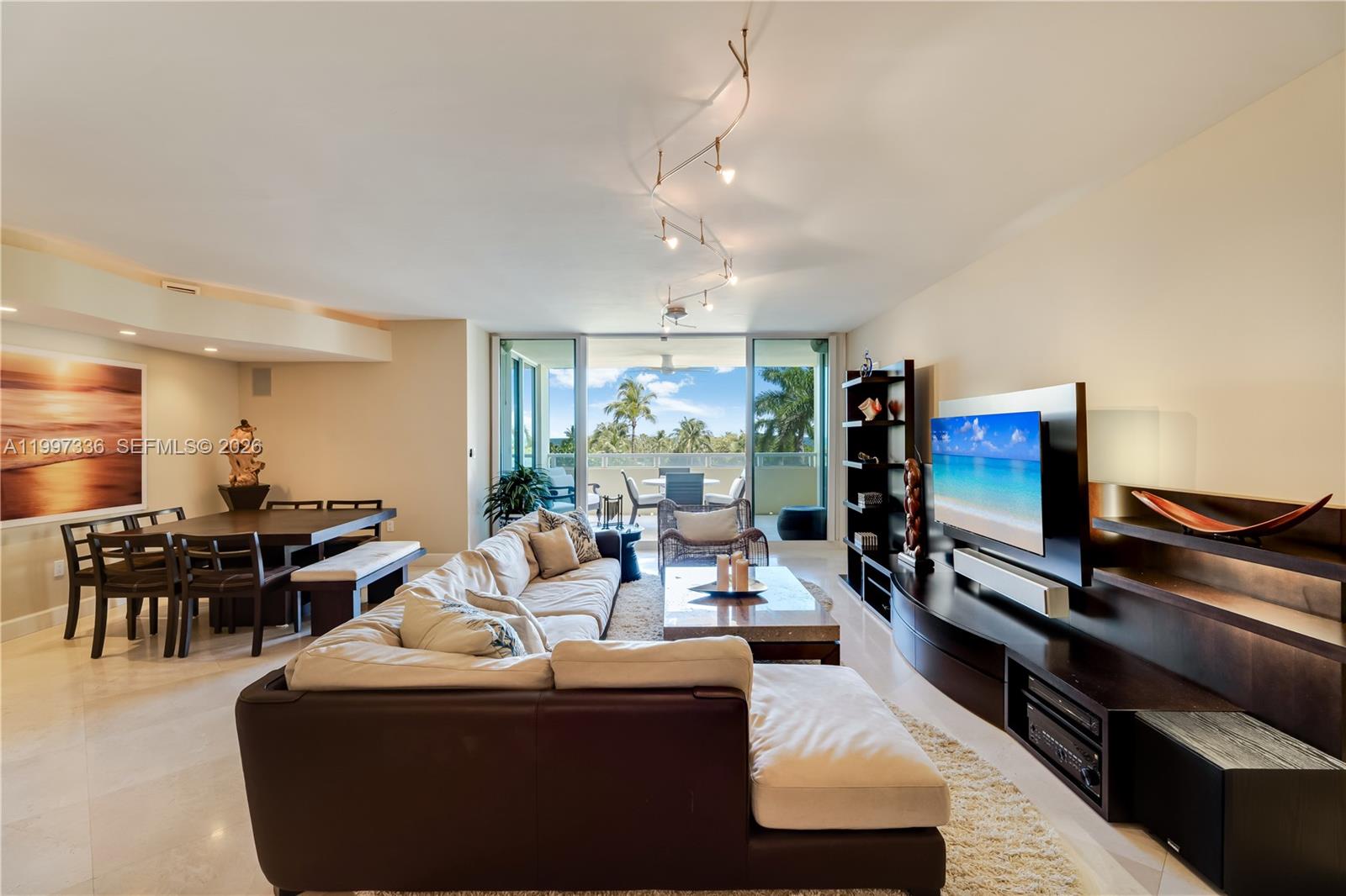 image Grand Bay Residences1