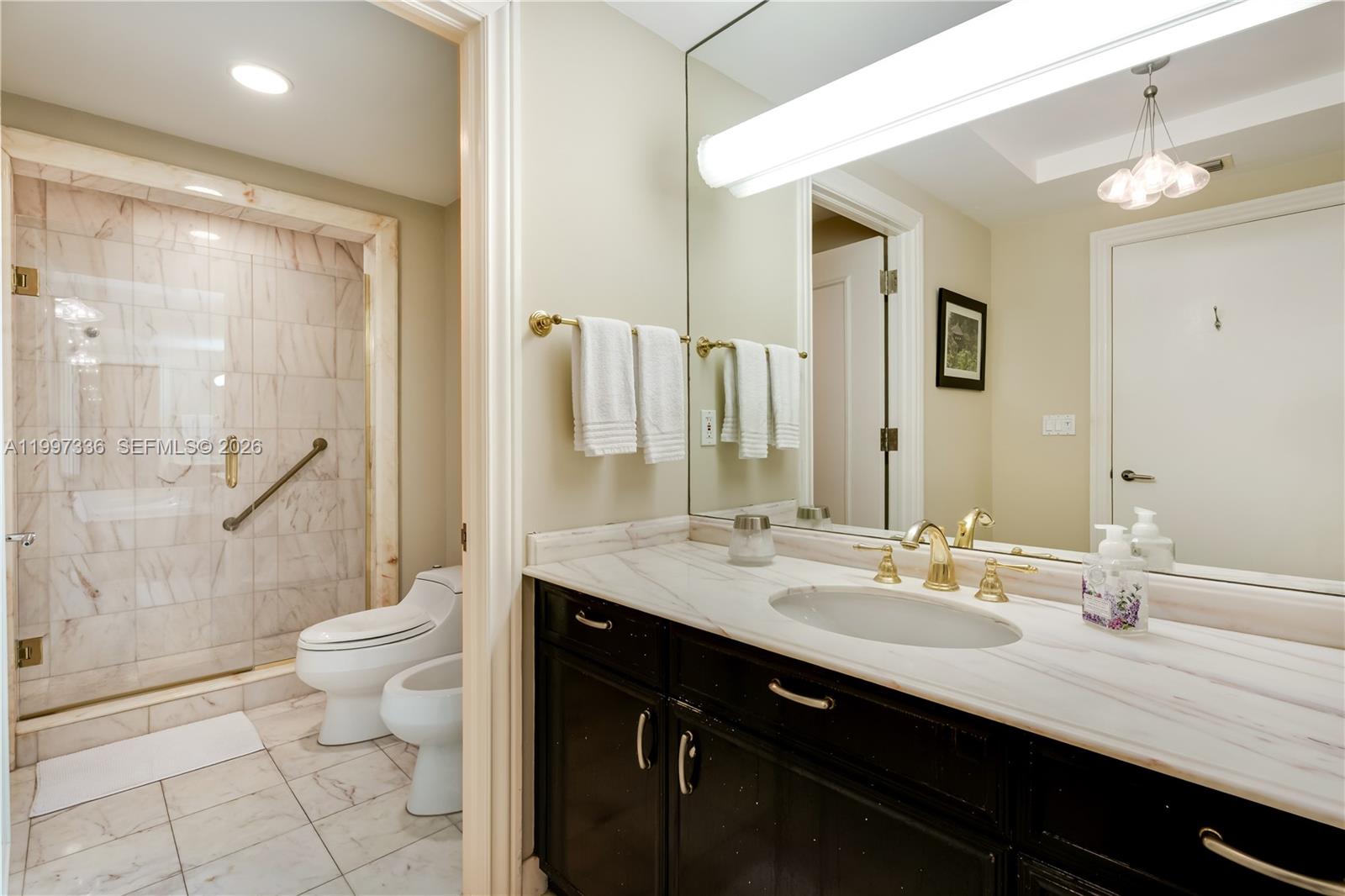 image Grand Bay Residences19