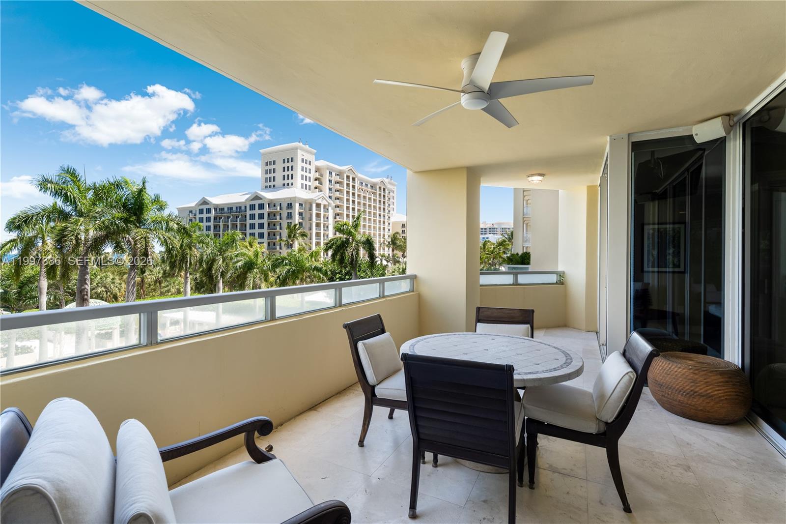 image Grand Bay Residences23