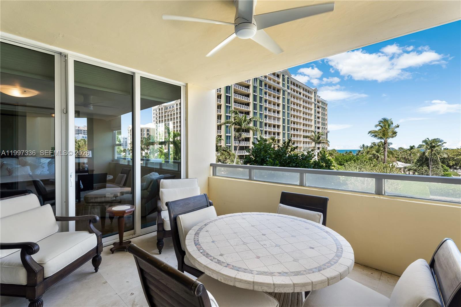 image Grand Bay Residences24