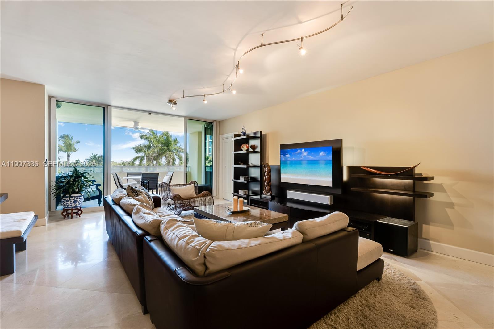 image Grand Bay Residences2