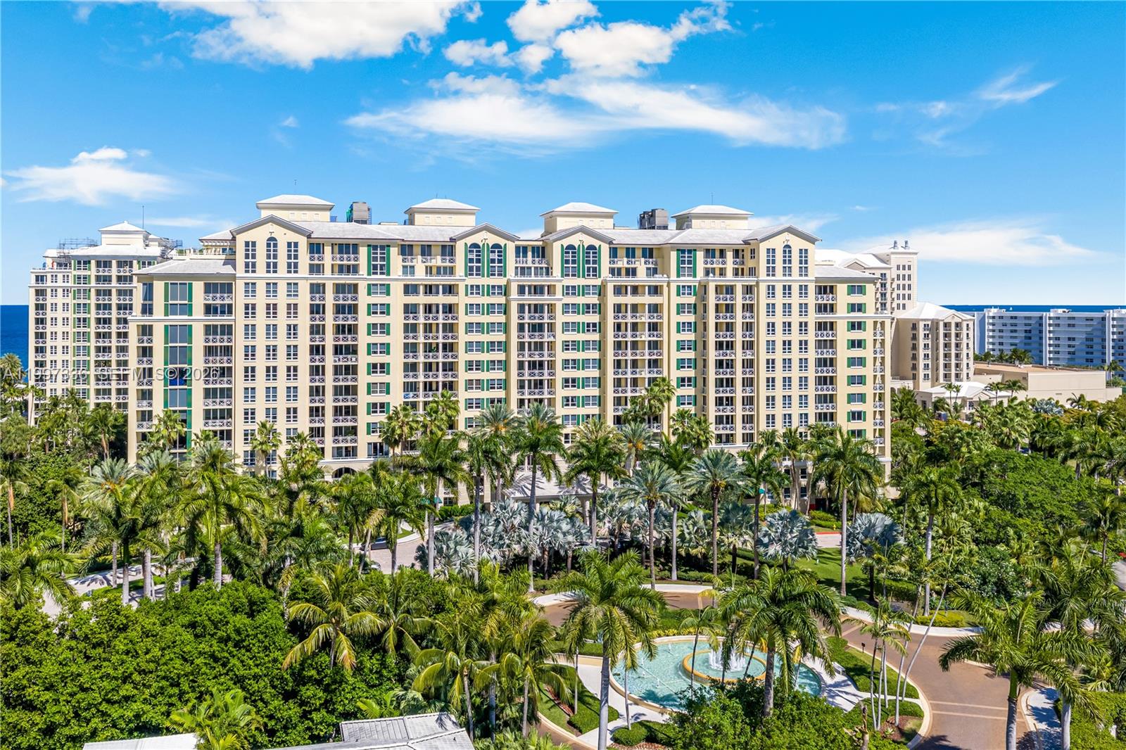 image Grand Bay Residences37